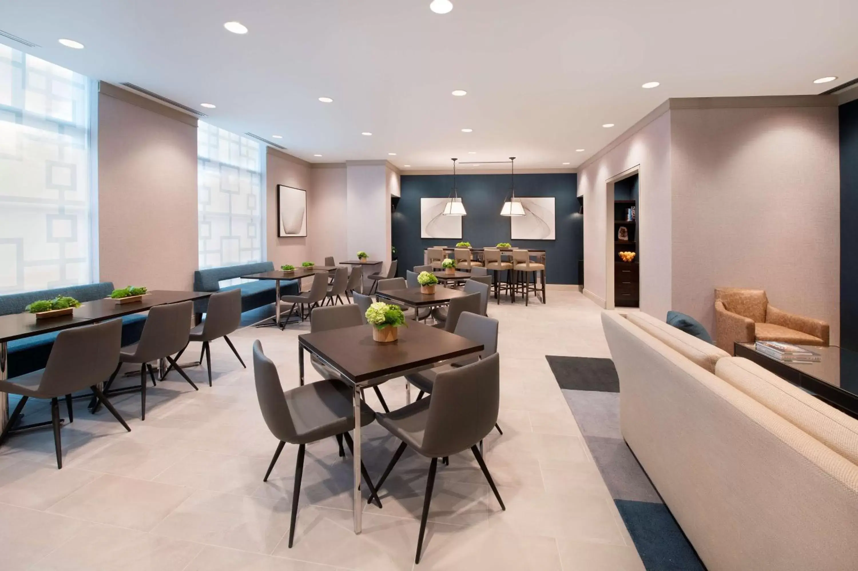 Dining area, Restaurant/Places to Eat in Hilton University of Florida Conference Center Gainesville