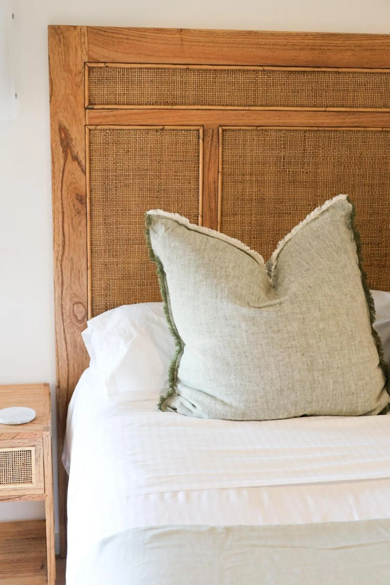 Bed in The Cove Yamba