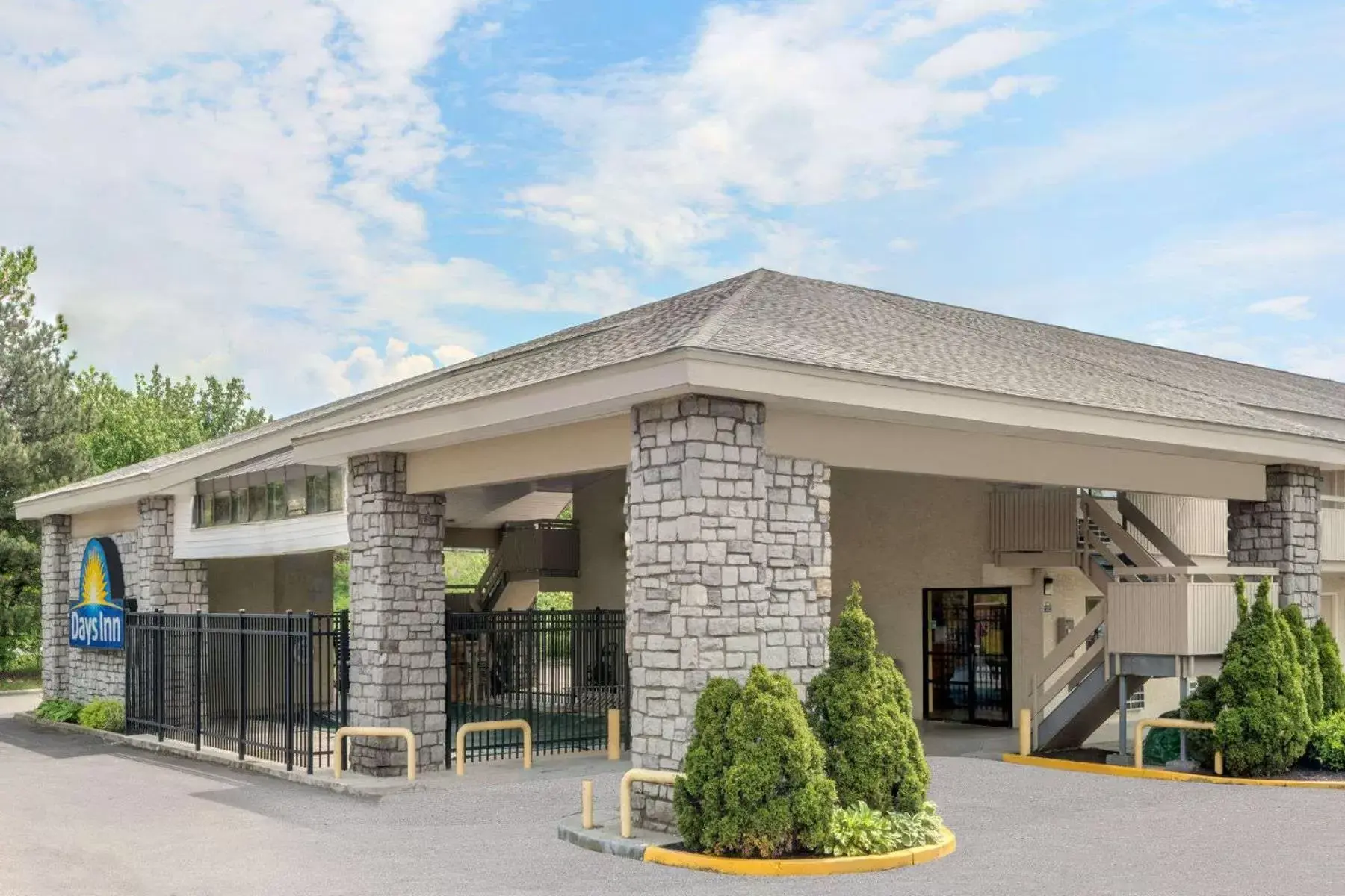 Facade/entrance, Property Building in Days Inn by Wyndham Columbus Fairgrounds