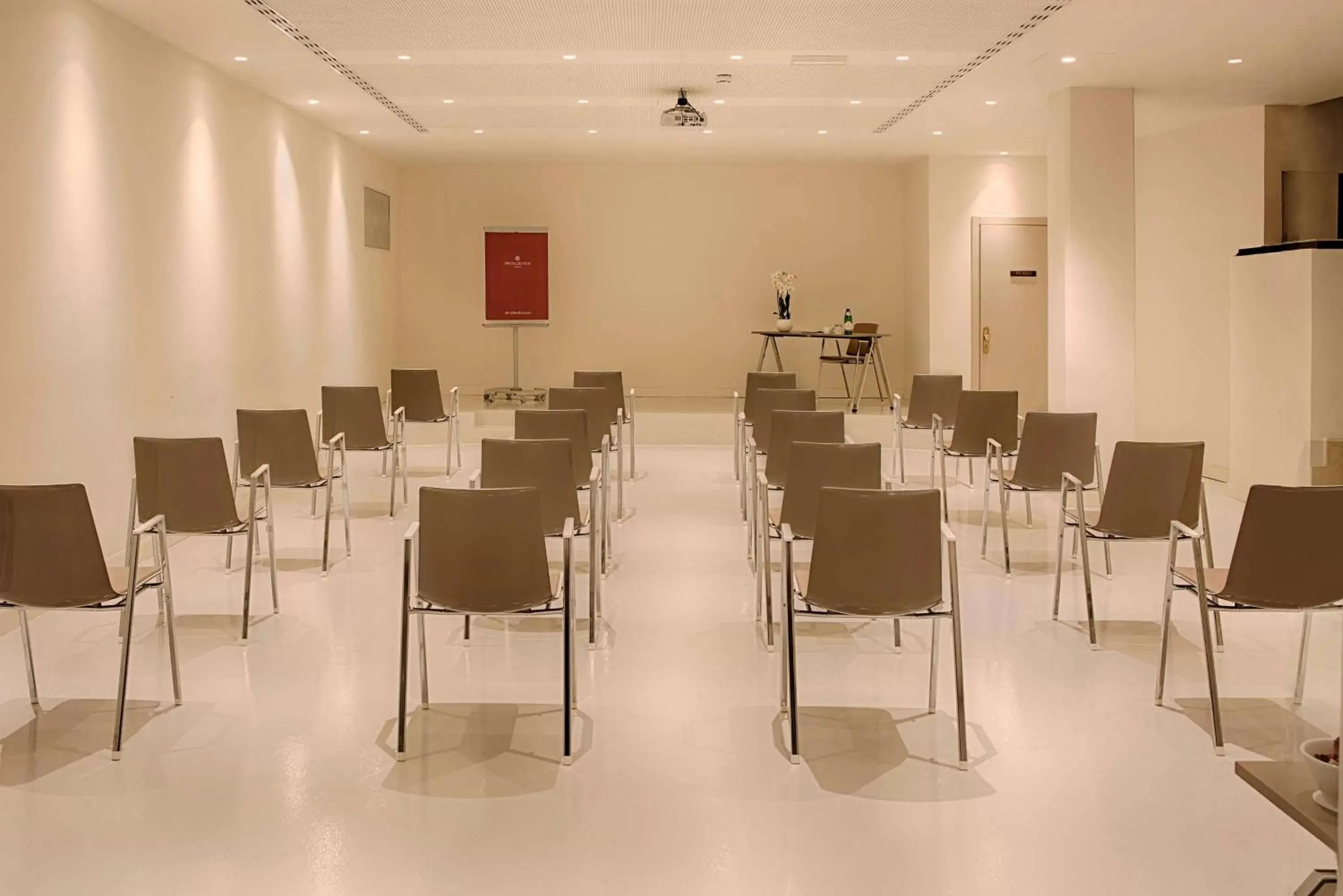 Meeting/conference room in NH Collection Palazzo Verona