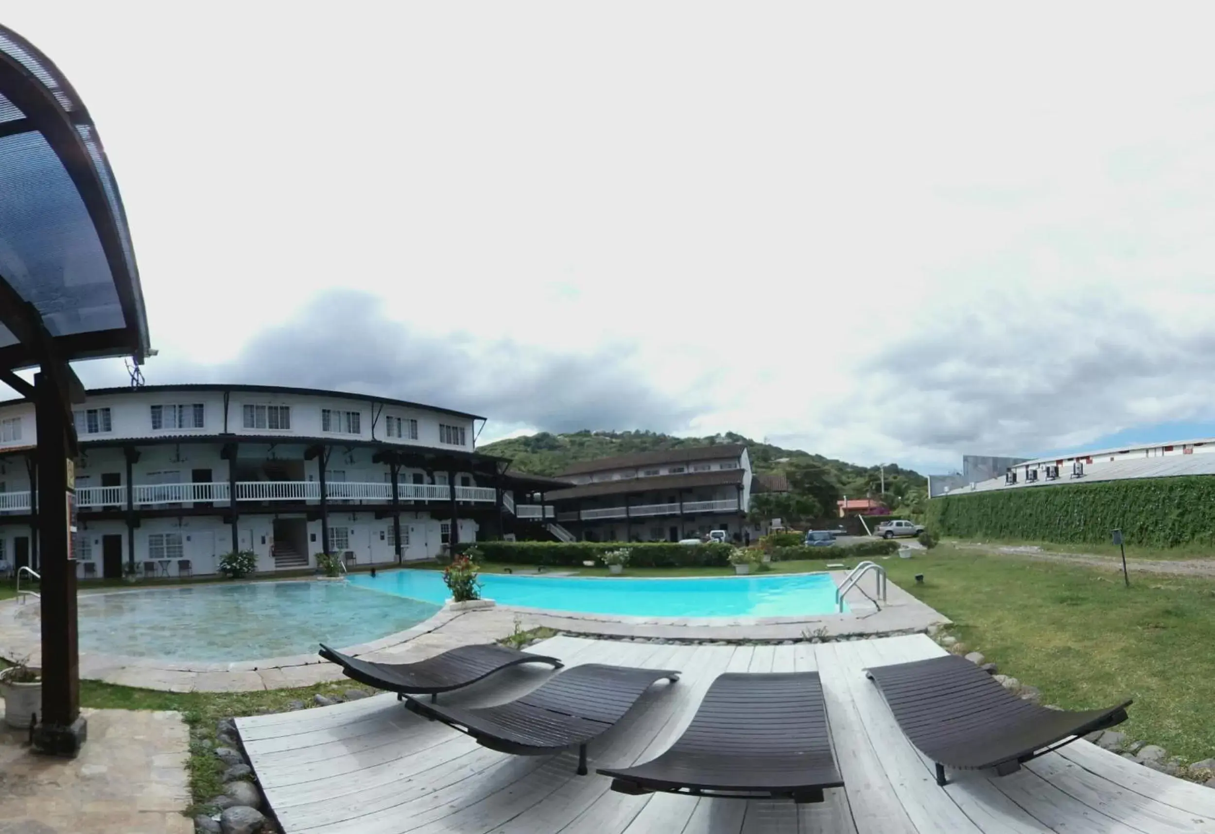 Swimming Pool in Hotel Luisiana