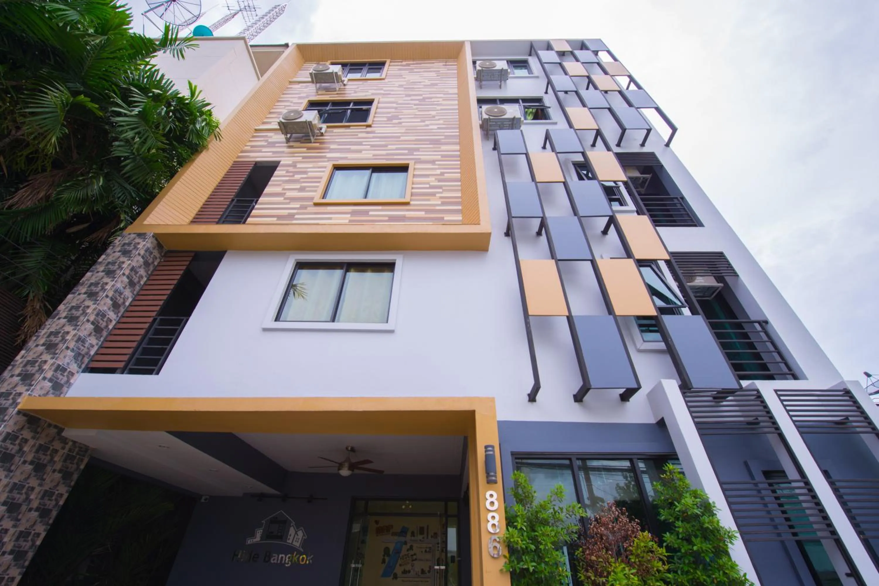 Property building in Hide Bangkok Hostel