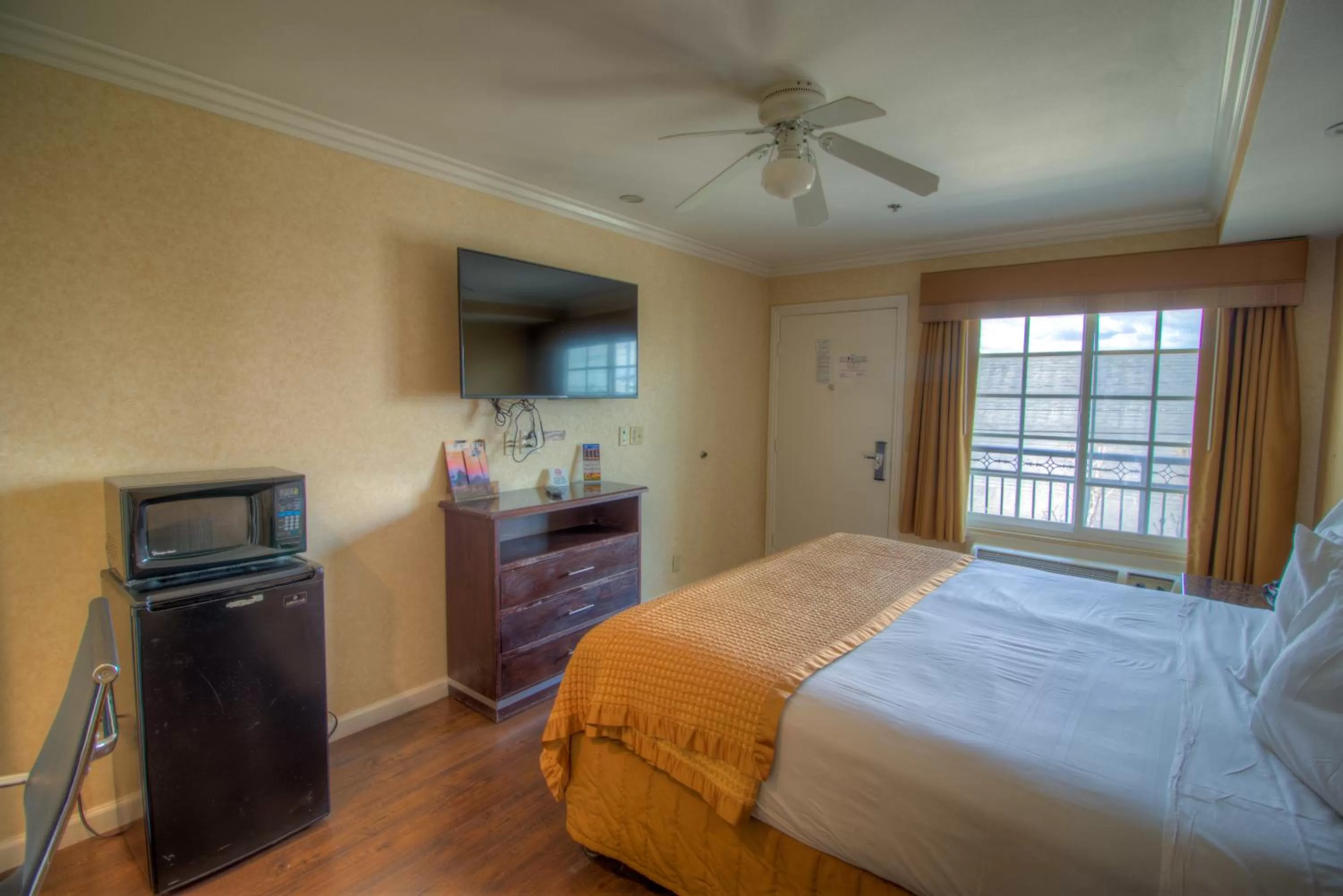 Photo of the whole room, Bed in Princess Inn