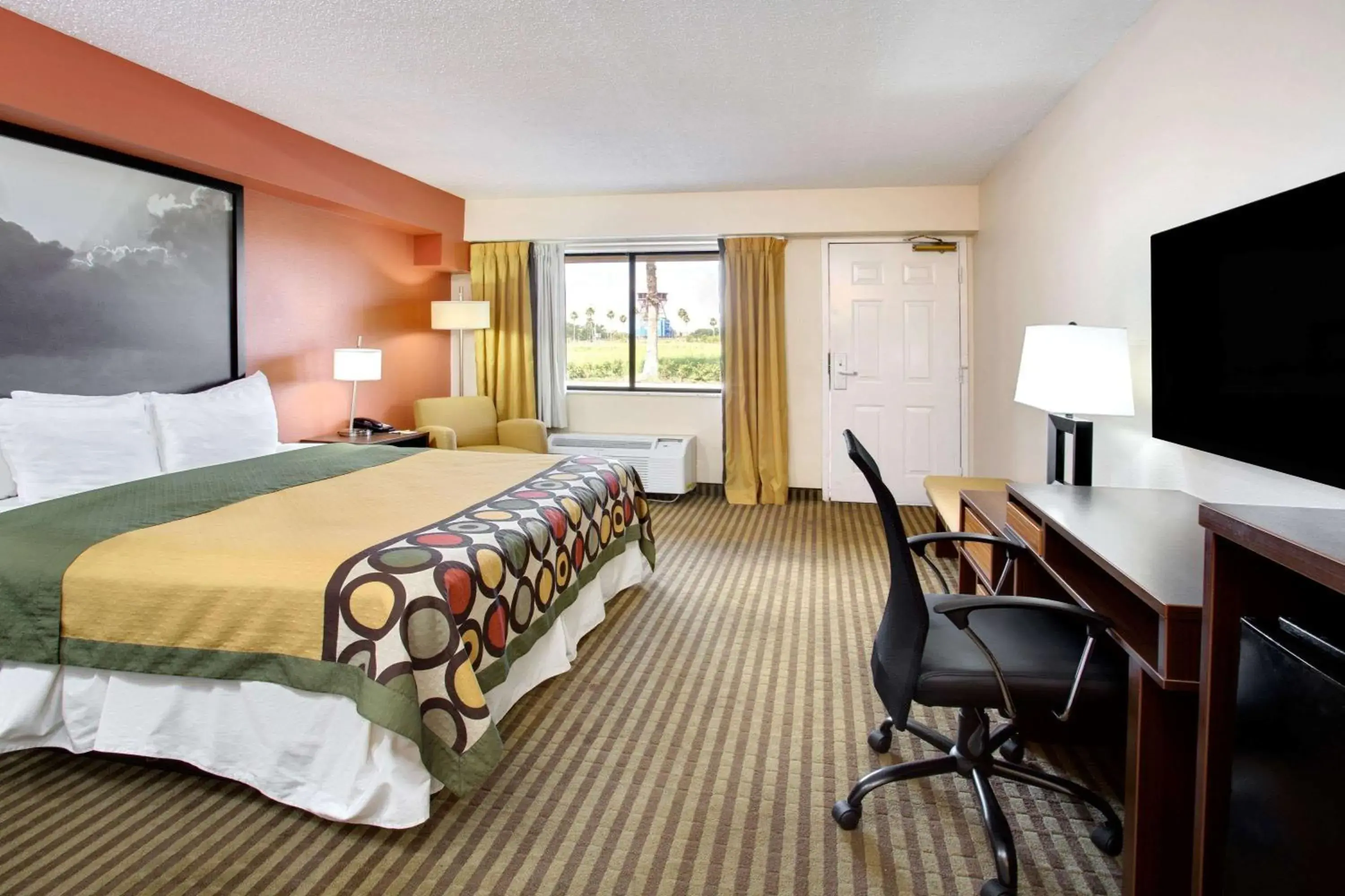 Photo of the whole room in Super 8 by Wyndham Orlando International Drive