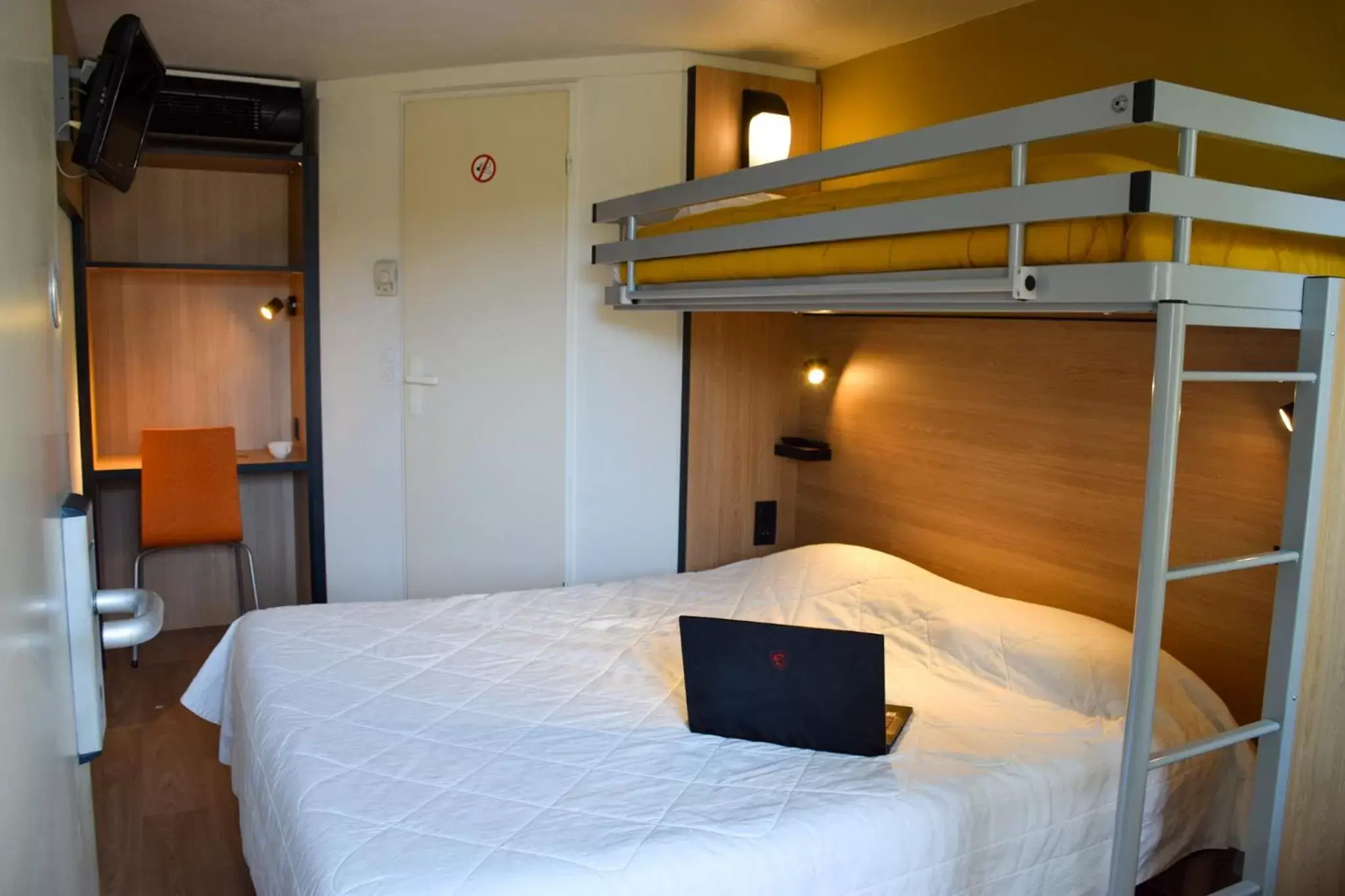 Bedroom, Bunk Bed in Premiere Classe Rodez