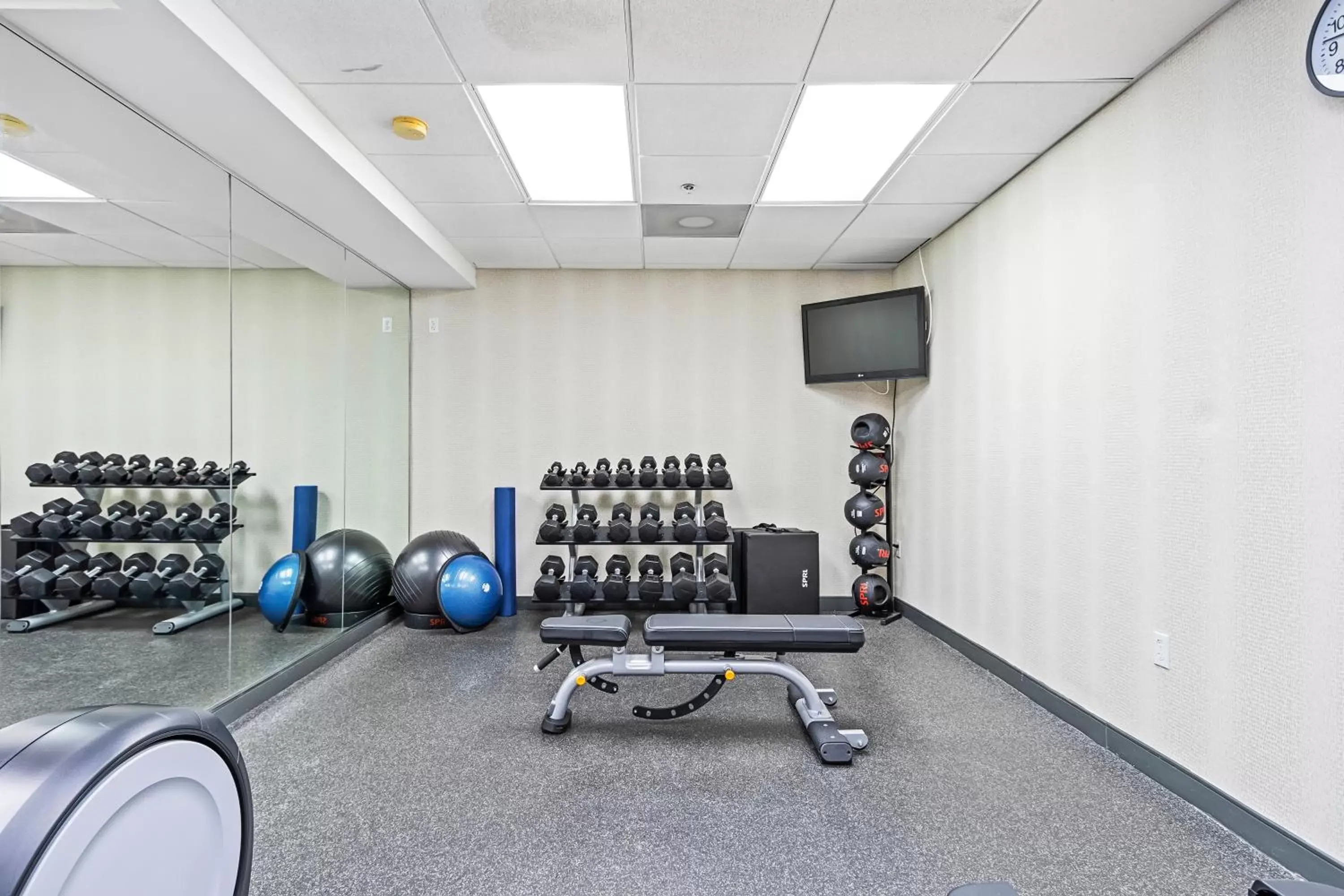 Fitness centre/facilities in Holiday Inn - St. Petersburg West by IHG Fitness centre/facilities in Holiday Inn - St. Petersburg West by IHG