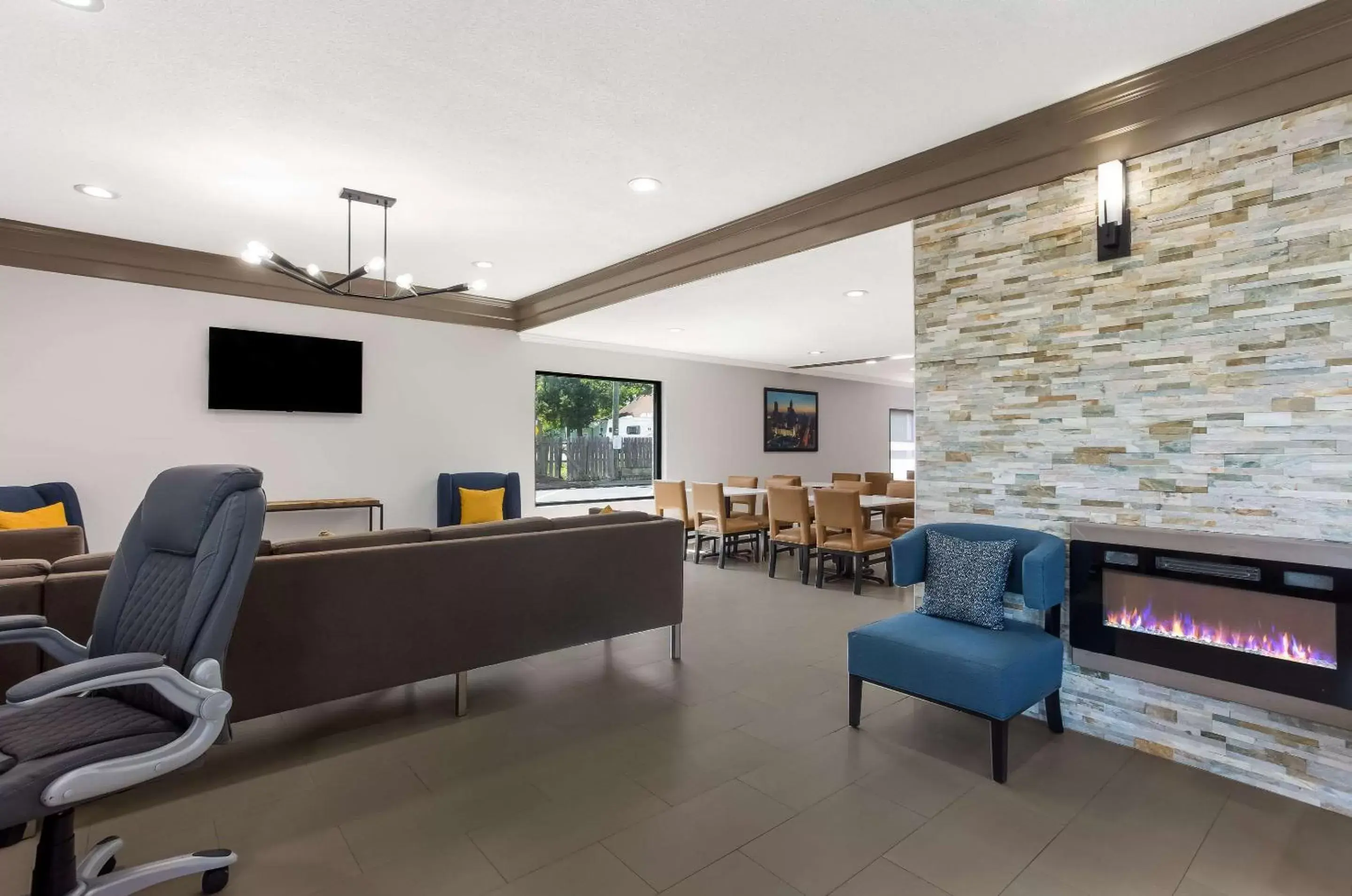 Lobby or reception, Seating Area in Quality Inn South Bend near Notre Dame