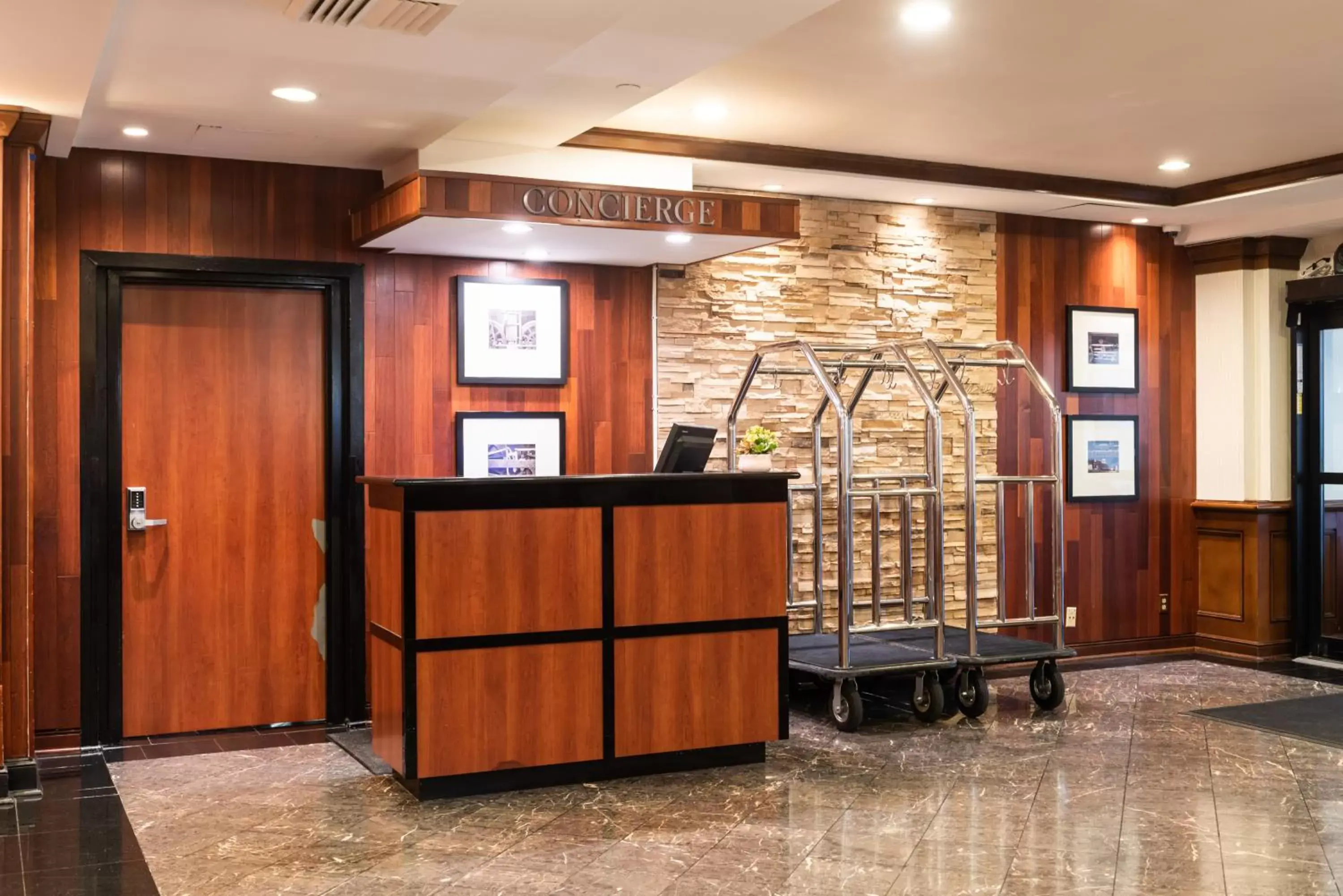 concierge, Lobby/Reception in Crowne Plaza Newark Airport, an IHG Hotel