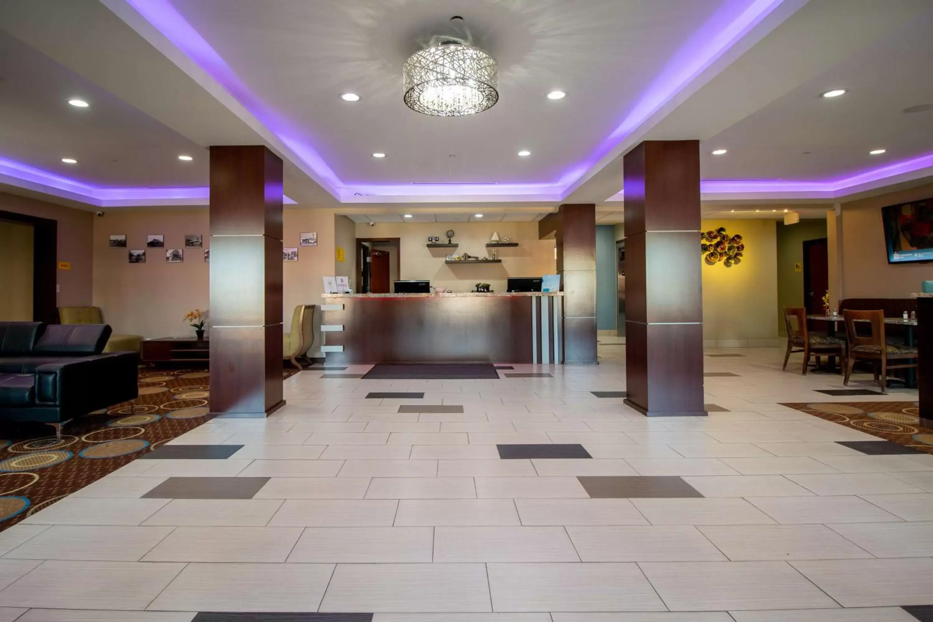 Lobby or reception, Lobby/Reception in SureStay Plus Hotel by Best Western Owasso Tulsa North