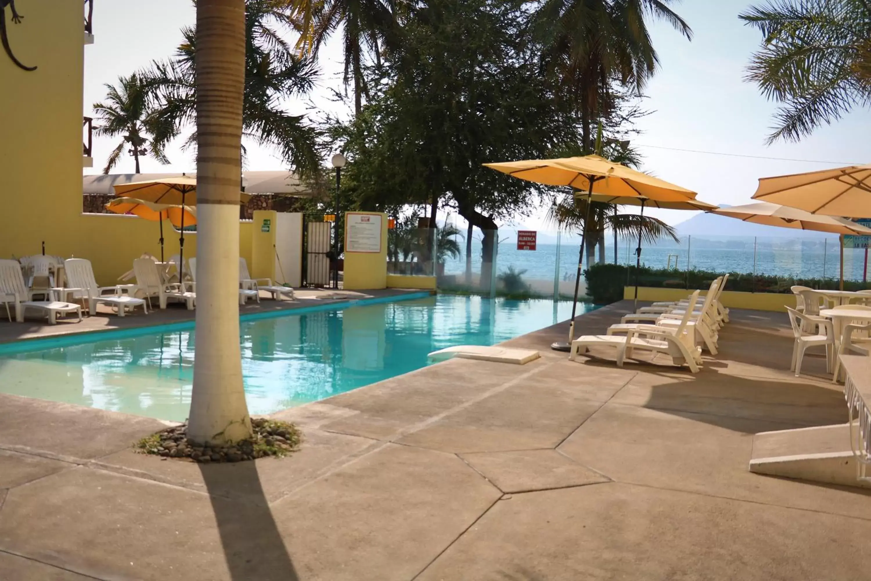 Swimming Pool in Zar Manzanillo