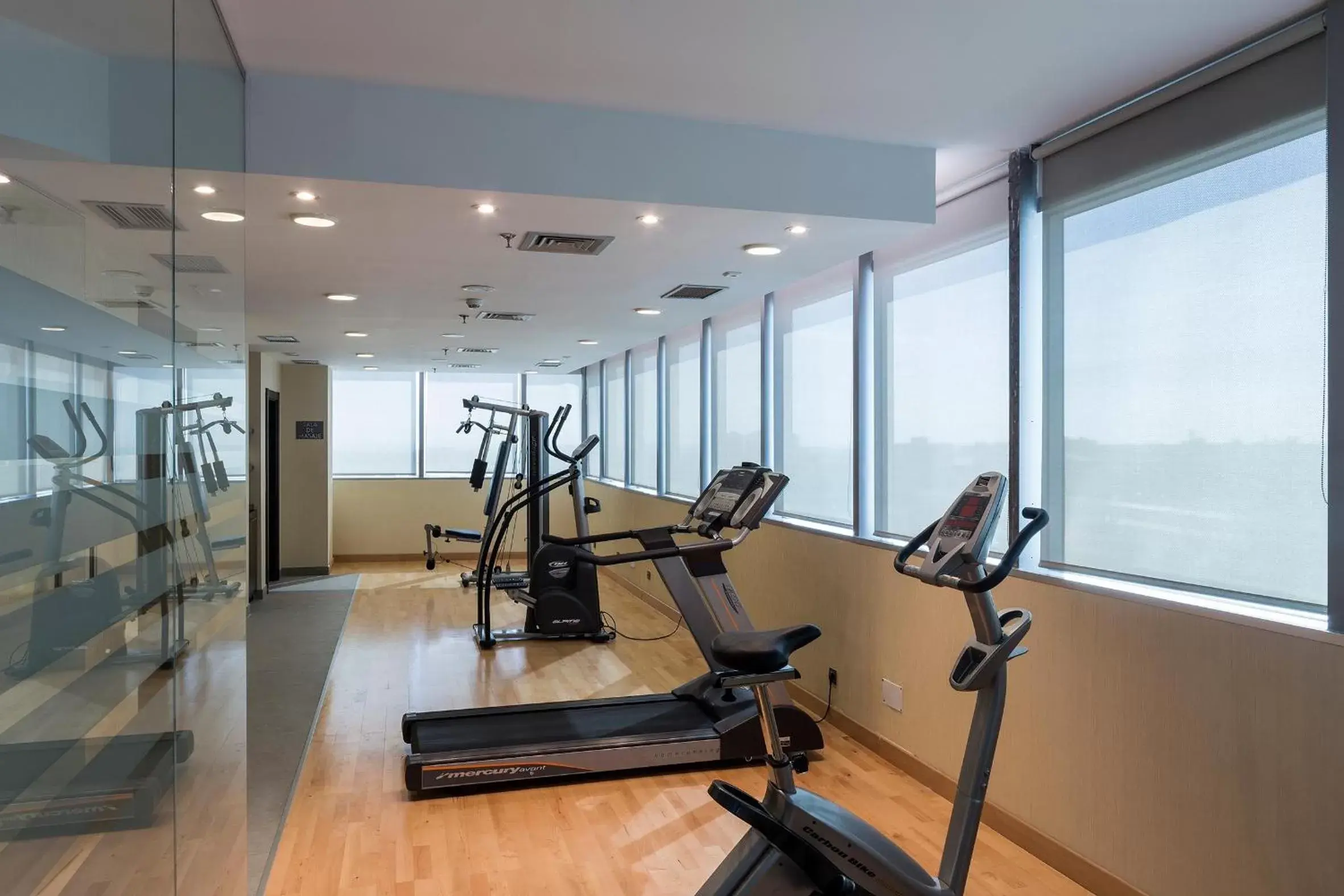 Fitness centre/facilities in LCB Hotel Fuenlabrada Fitness centre/facilities in LCB Hotel Fuenlabrada