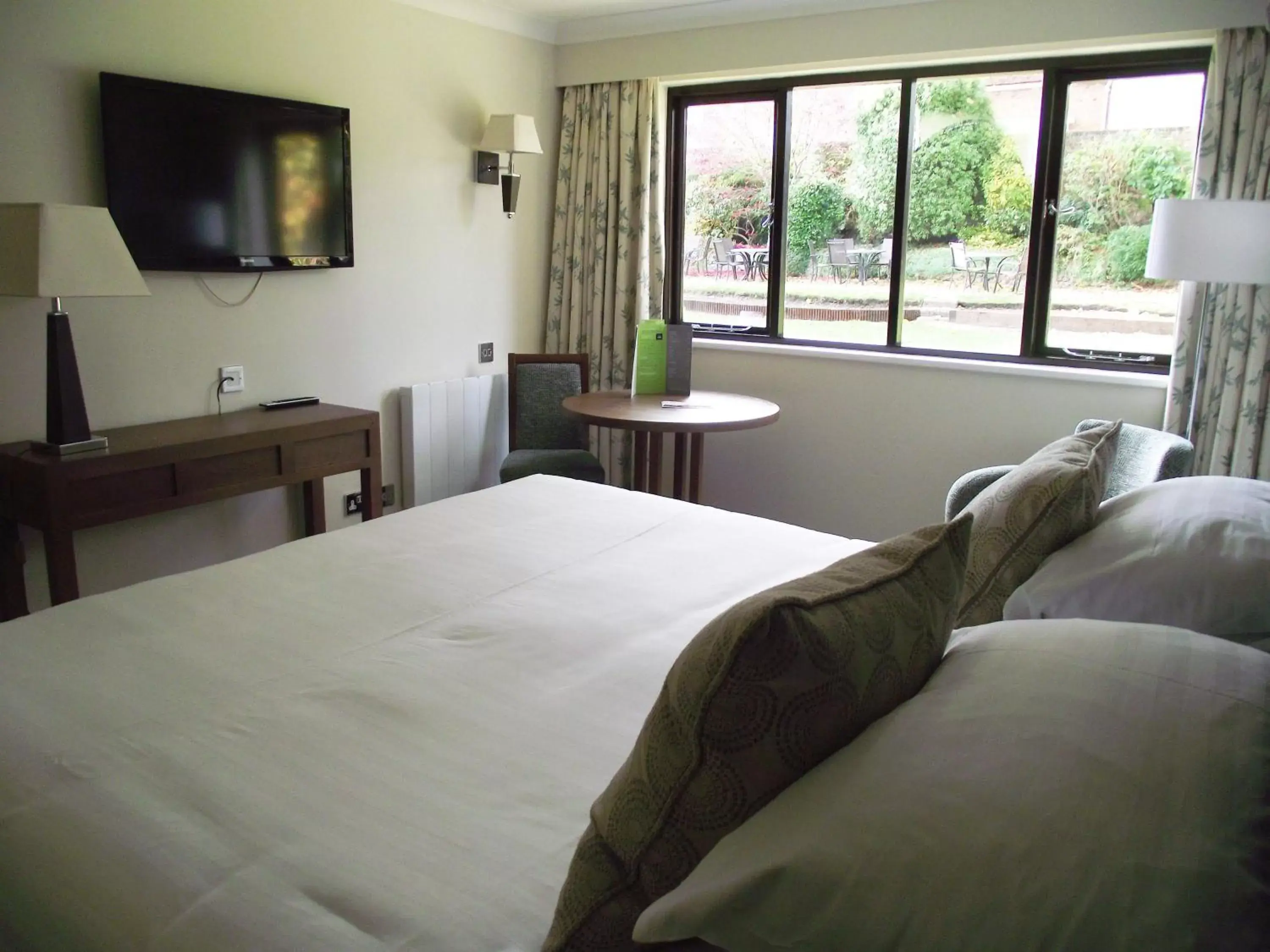 Bedroom in Winchester Royal Hotel