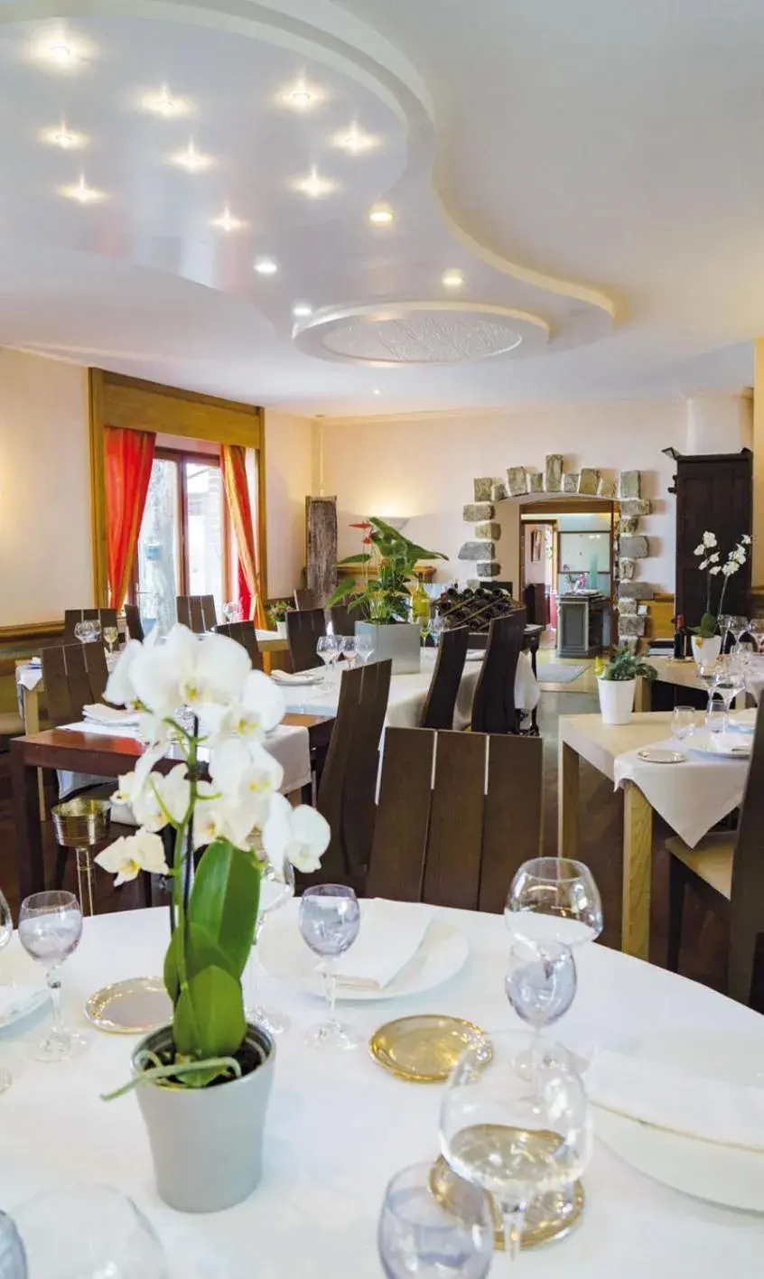 Restaurant/Places to Eat in Citotel Le Clos Champel