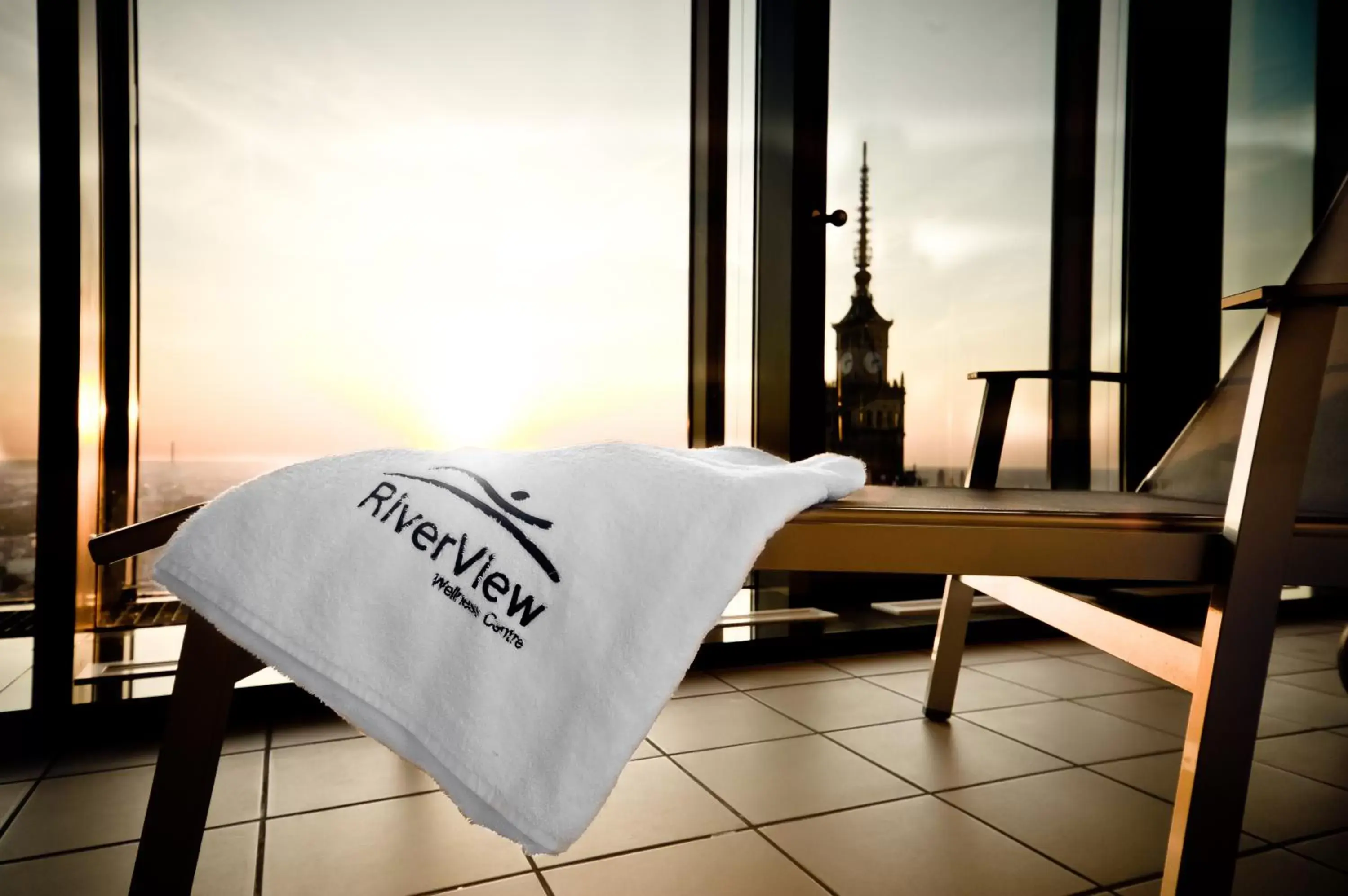 City view, Bed in InterContinental Warszawa by IHG City view, Bed in InterContinental Warszawa by IHG