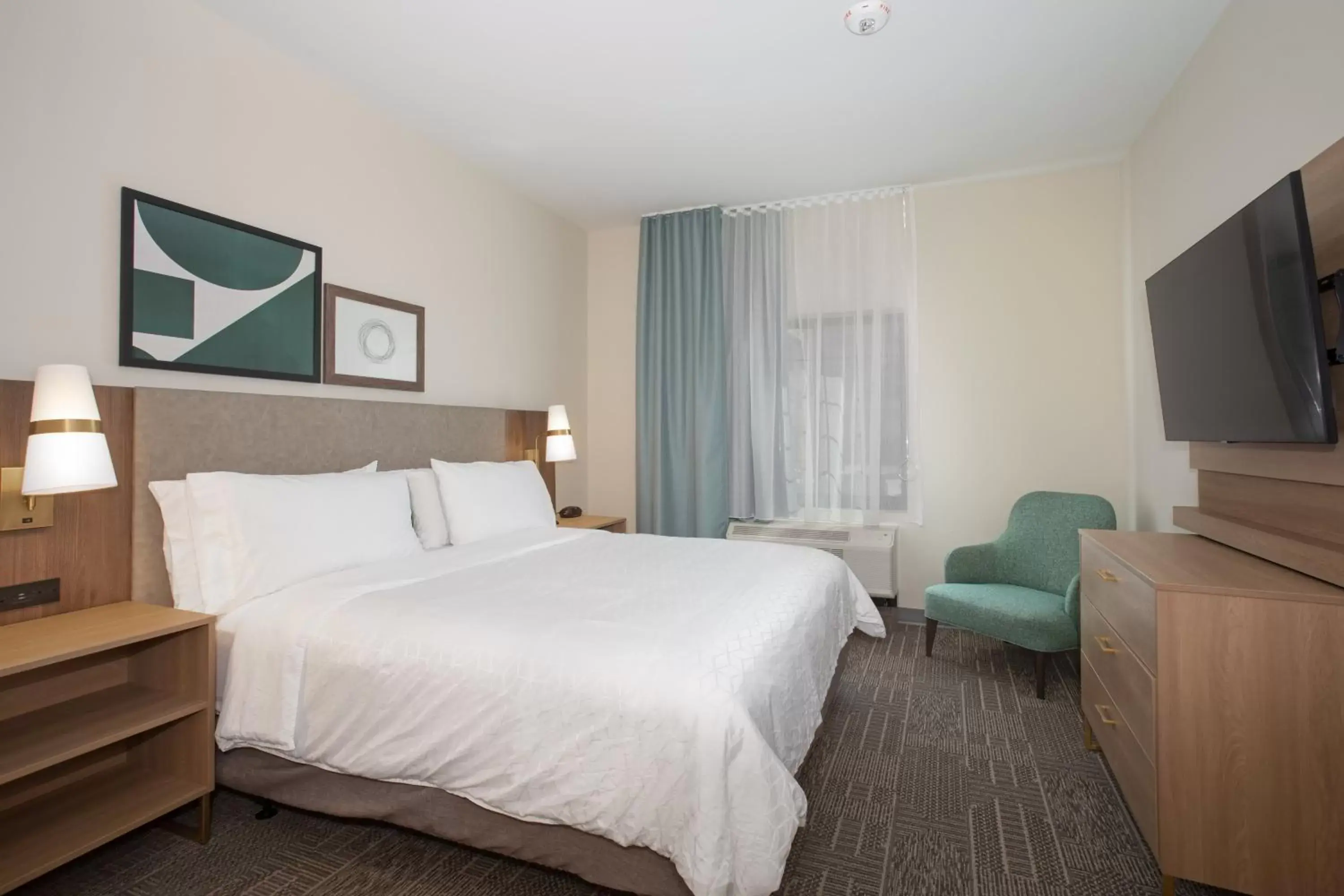 Photo of the whole room, Bed in Staybridge Suites - Carson City - Tahoe Area, an IHG Hotel