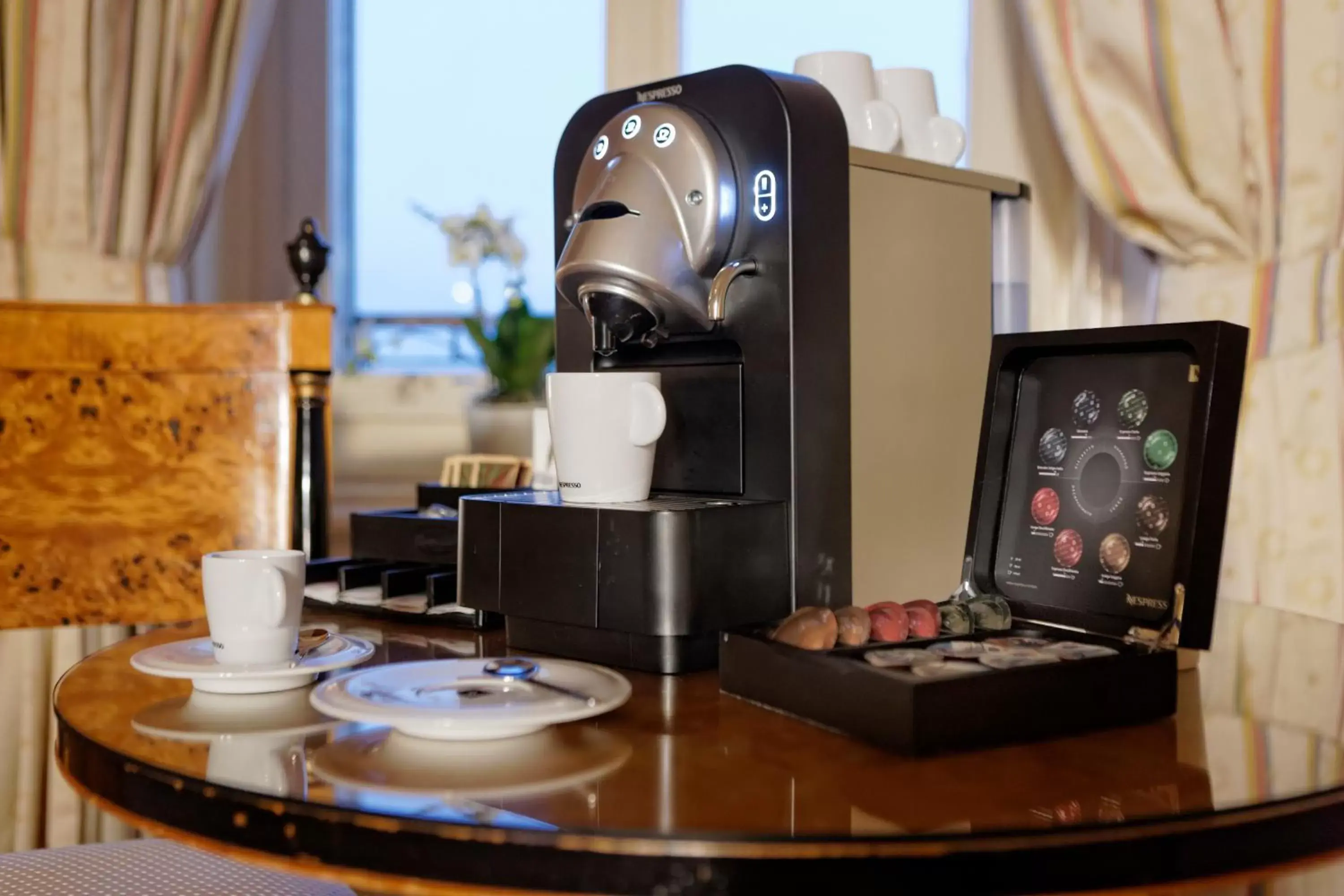 Coffee/tea facilities in Grand Hotel National Luzern