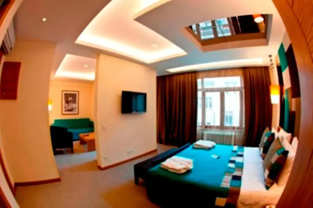 Photo of the whole room in Collage Pera Hotel