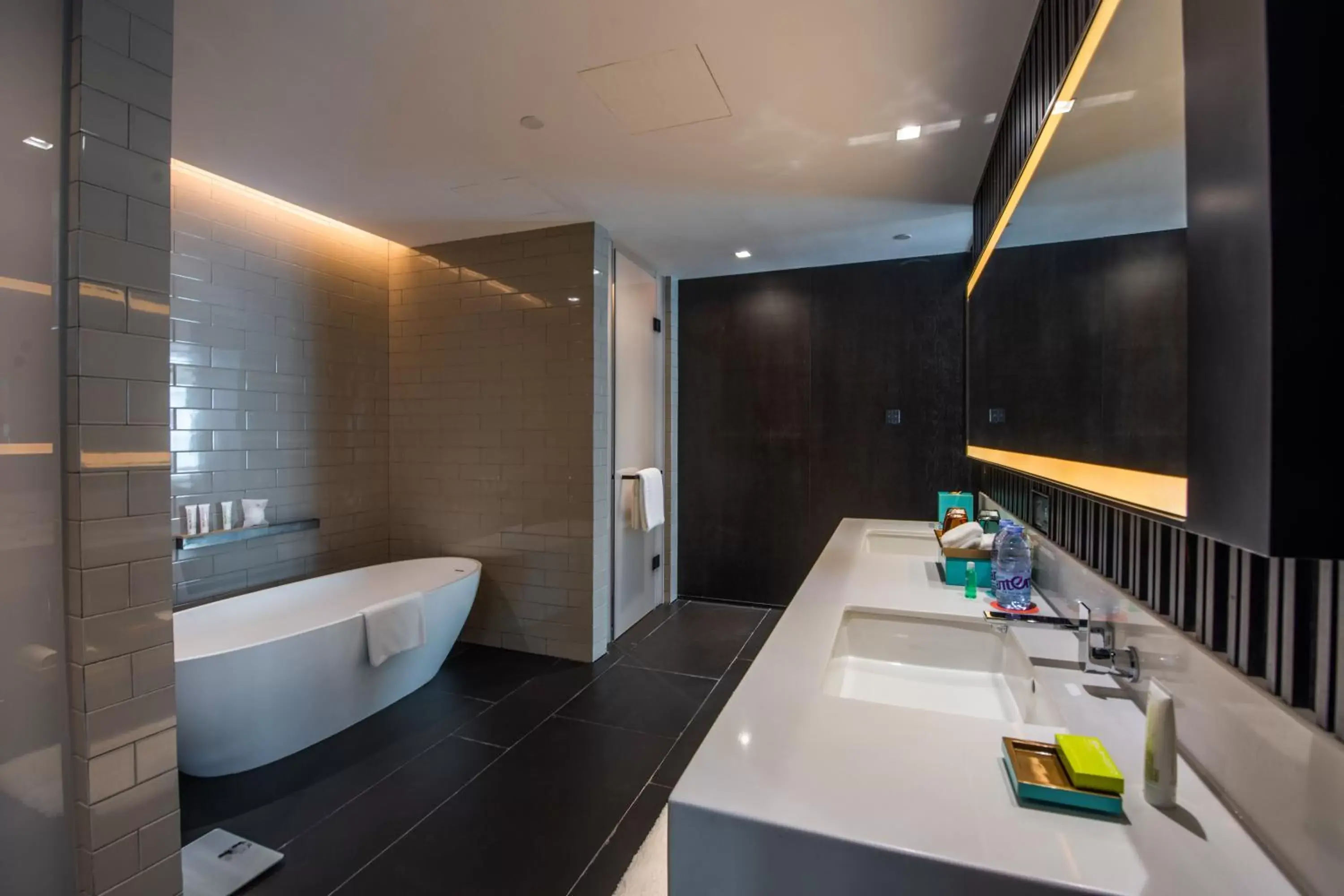 Bathroom in Le Meridien Zhongshan