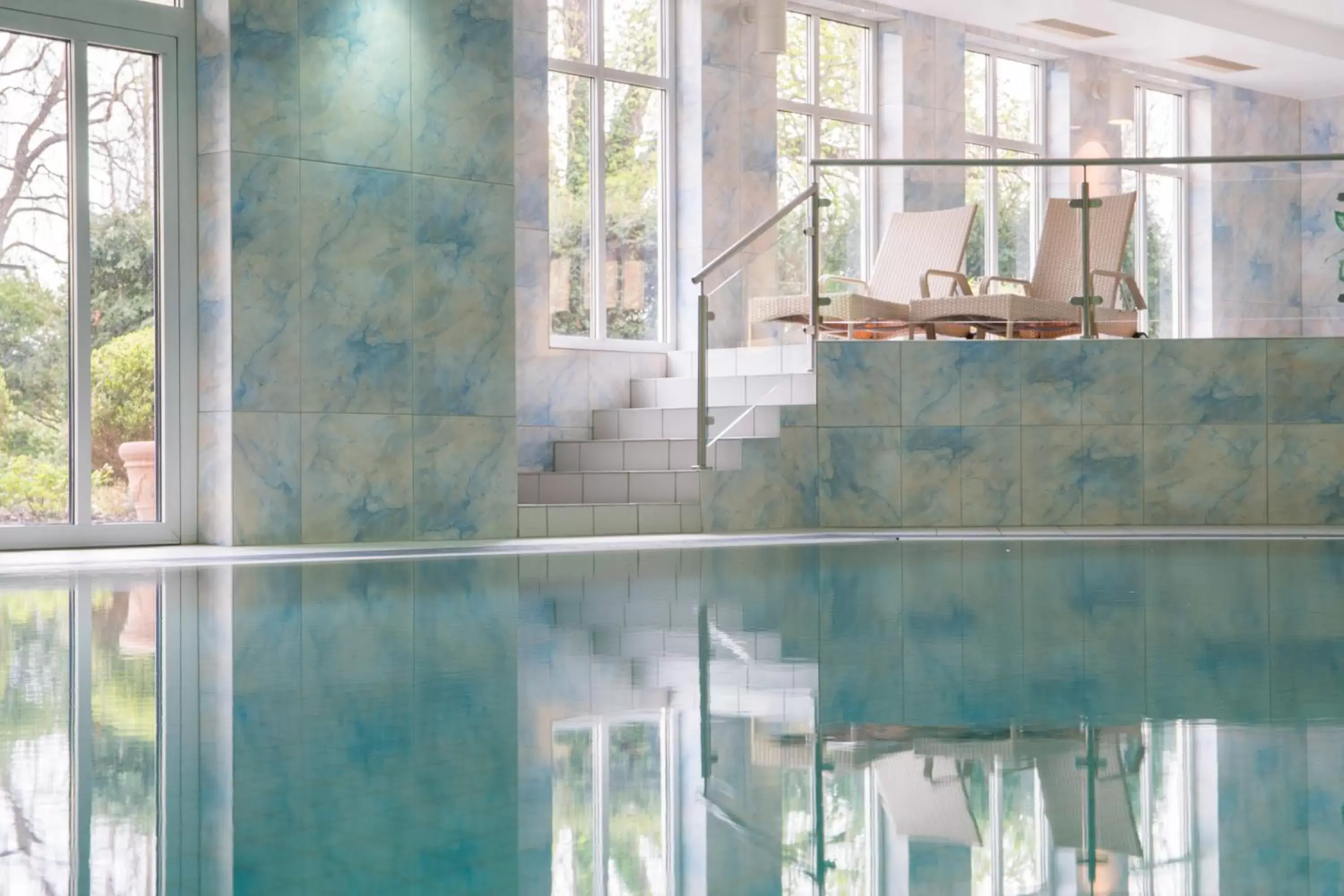 Swimming pool in Best Western Wein- und Parkhotel Swimming pool in Best Western Wein- und Parkhotel