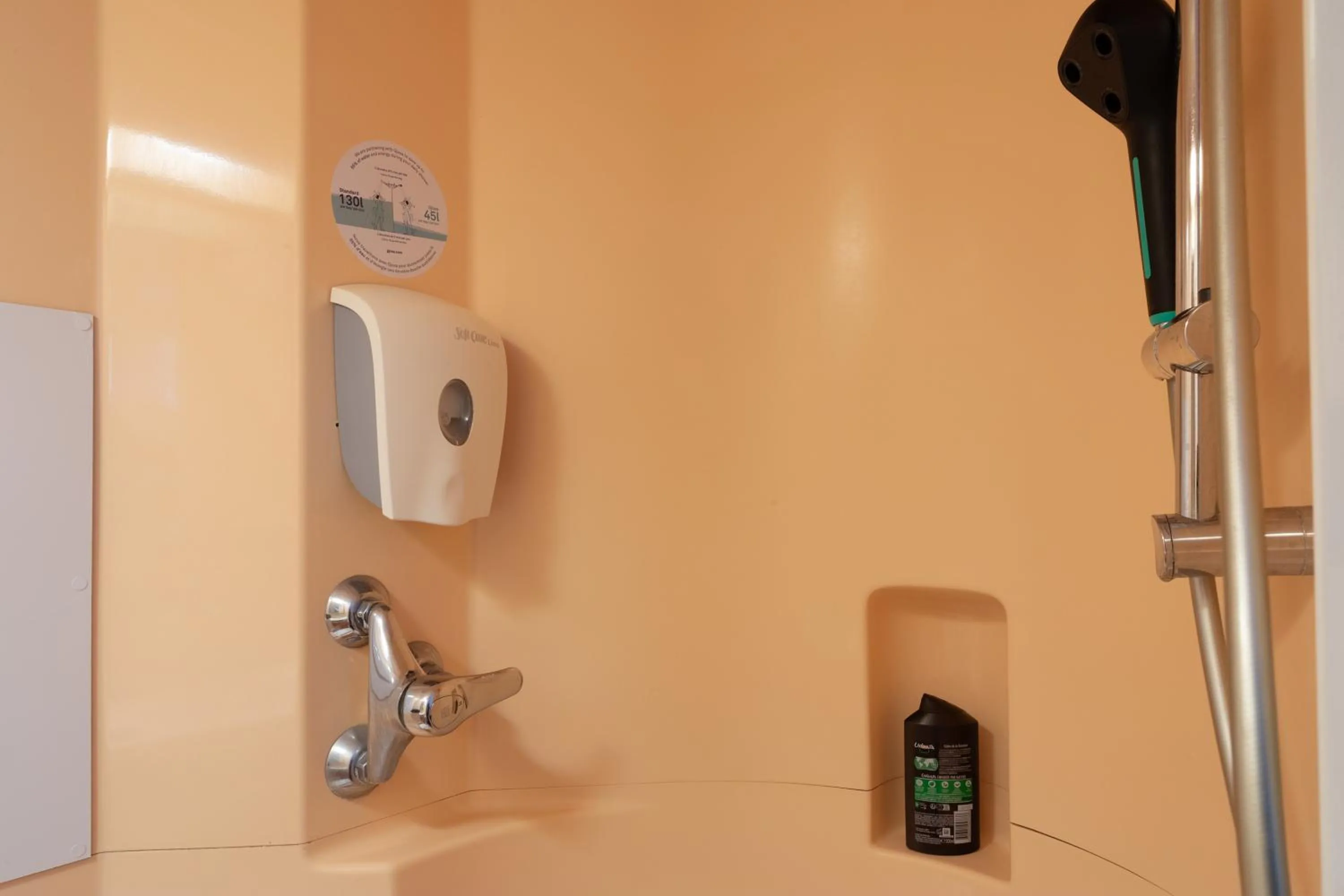 Shower in Premiere Classe Meaux Nanteuil Les Meaux