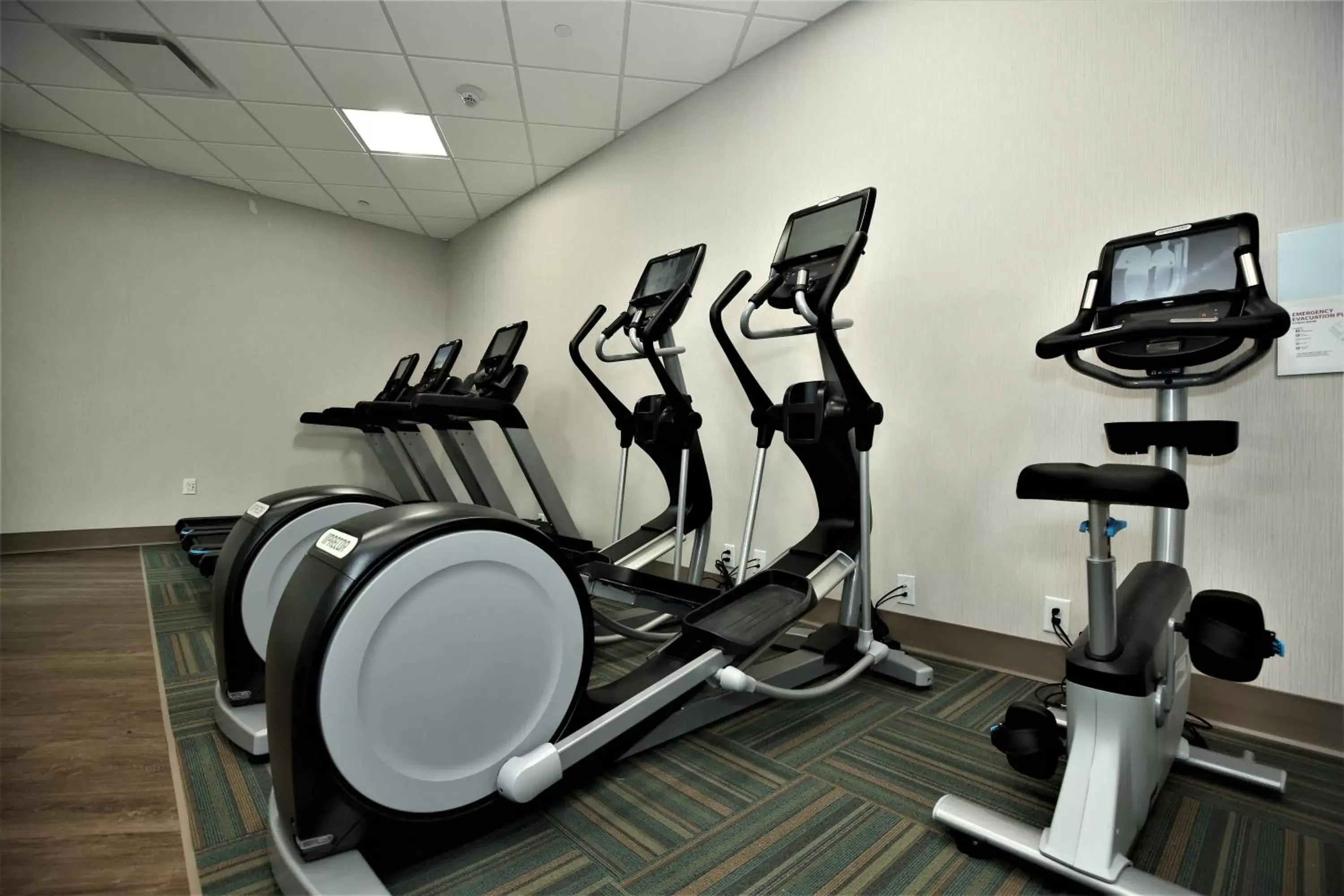 Spa and wellness centre/facilities, Fitness Center/Facilities in Holiday Inn Express & Suites - Charlotte - South End, an IHG Hotel