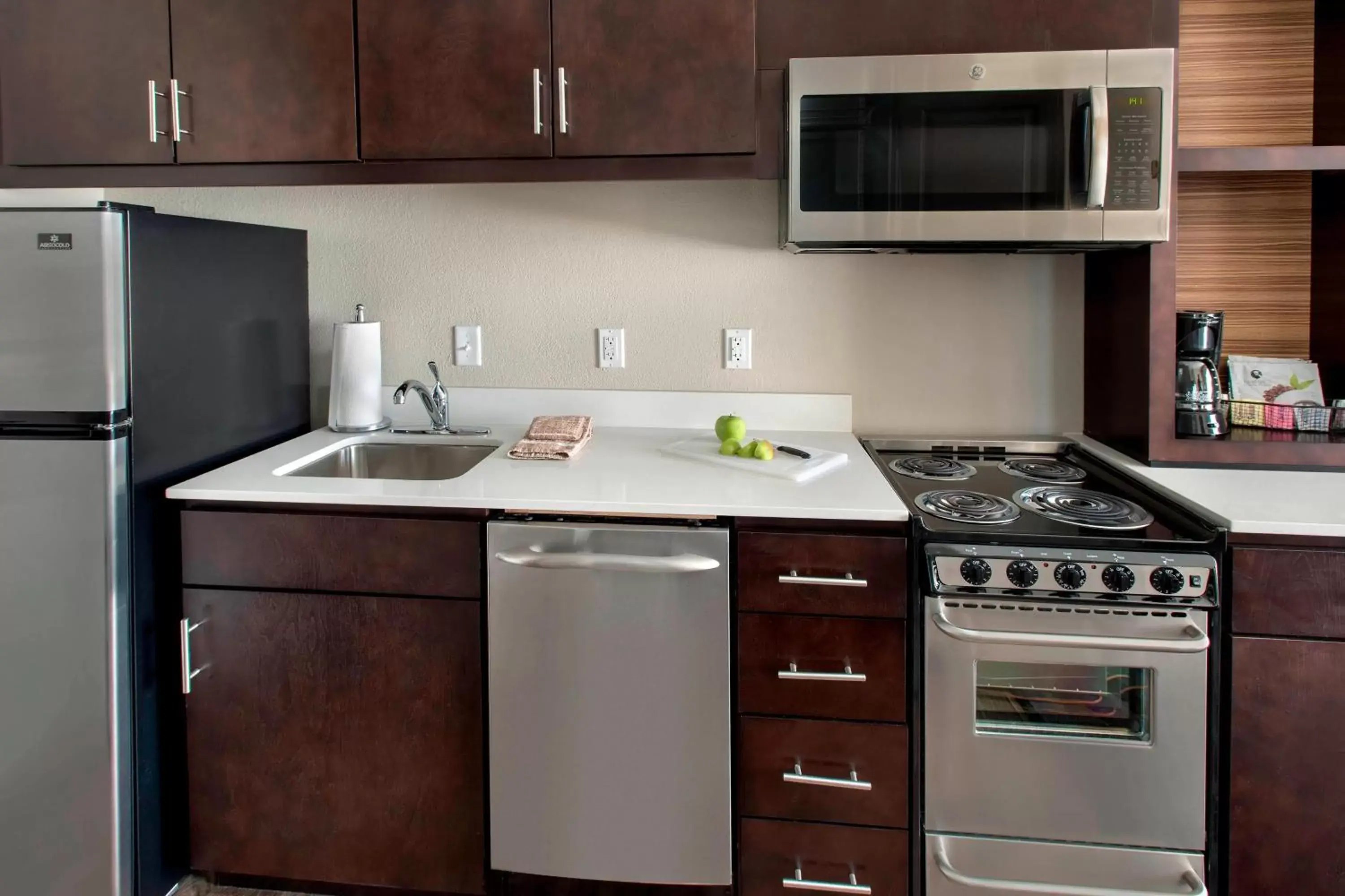 Kitchen or kitchenette, Kitchen/Kitchenette in TownePlace Suites by Marriott Nashville Goodlettsville