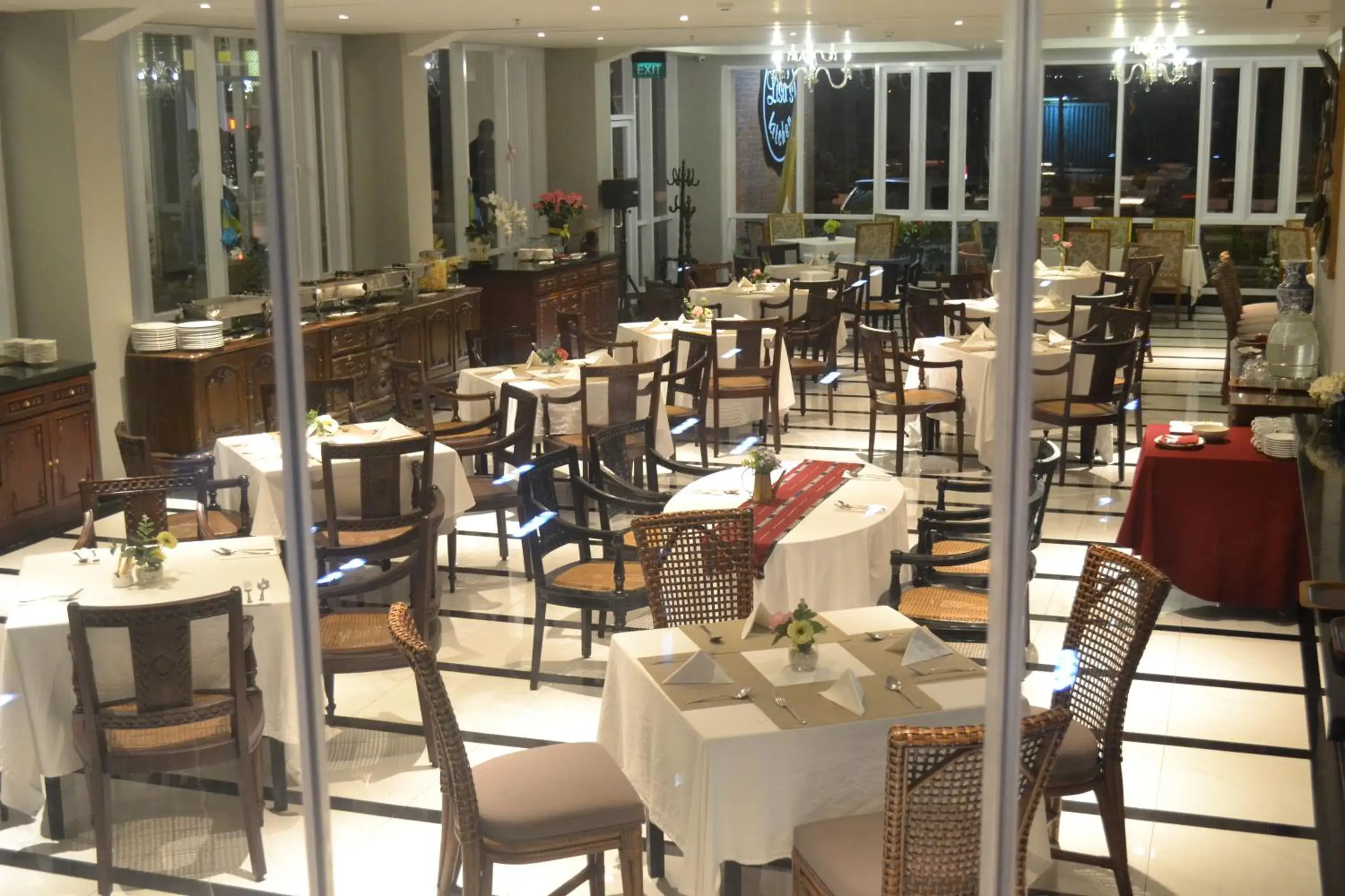 Restaurant/places to eat in La Lisa Hotel Surabaya Restaurant/places to eat in La Lisa Hotel Surabaya