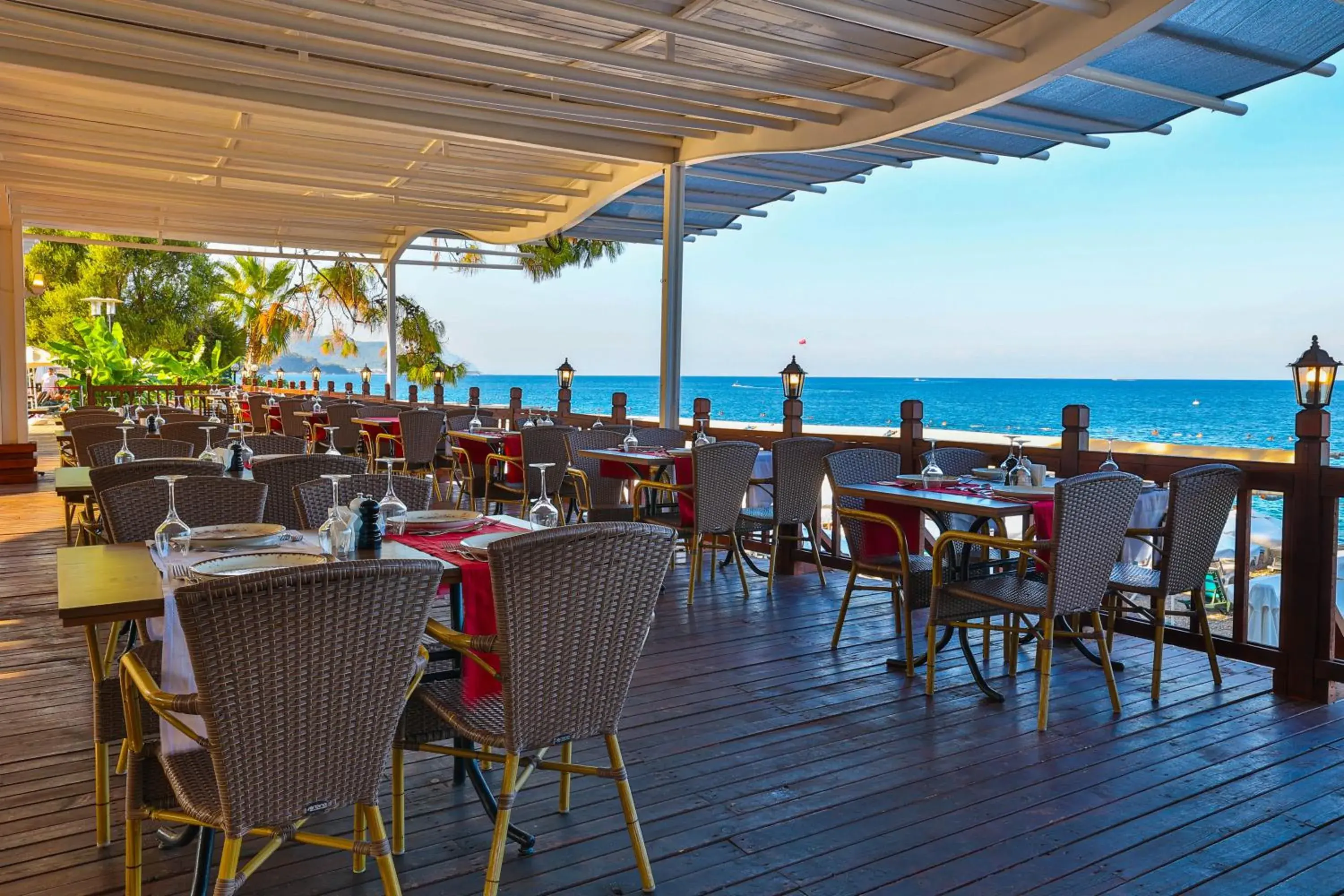 Restaurant/Places to Eat in Crystal Aura Beach Resort & Spa