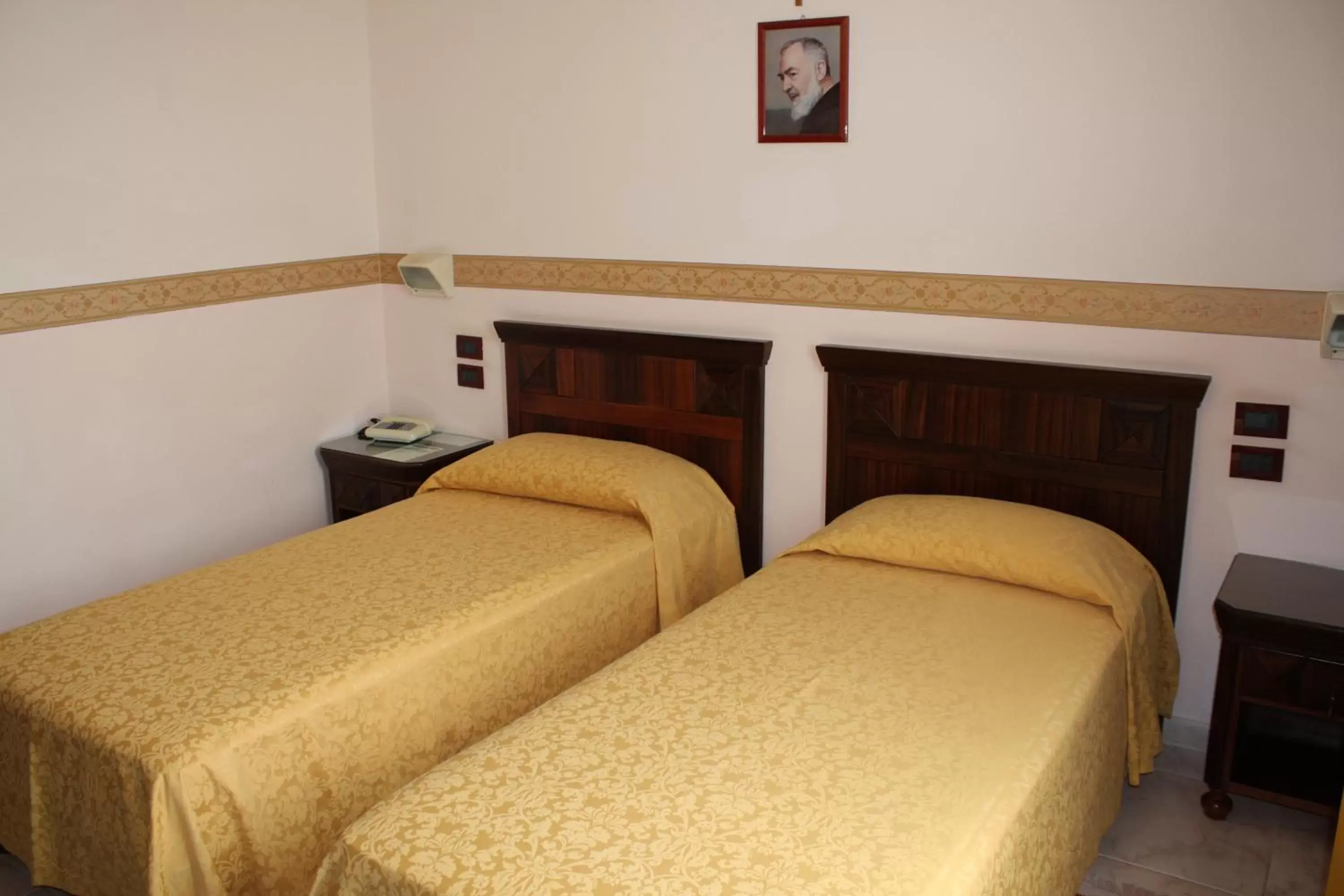 Bed in Grand Hotel degli Angeli