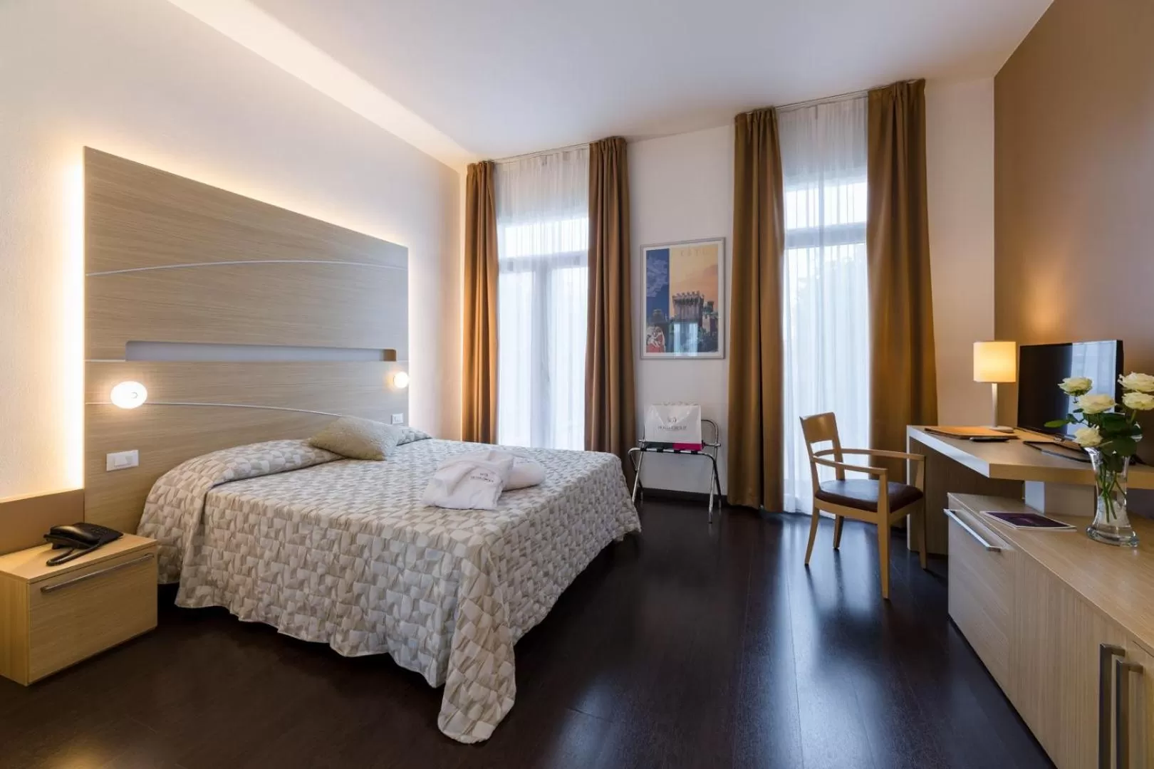 Bedroom, Bed in Hotel Mioni Royal San