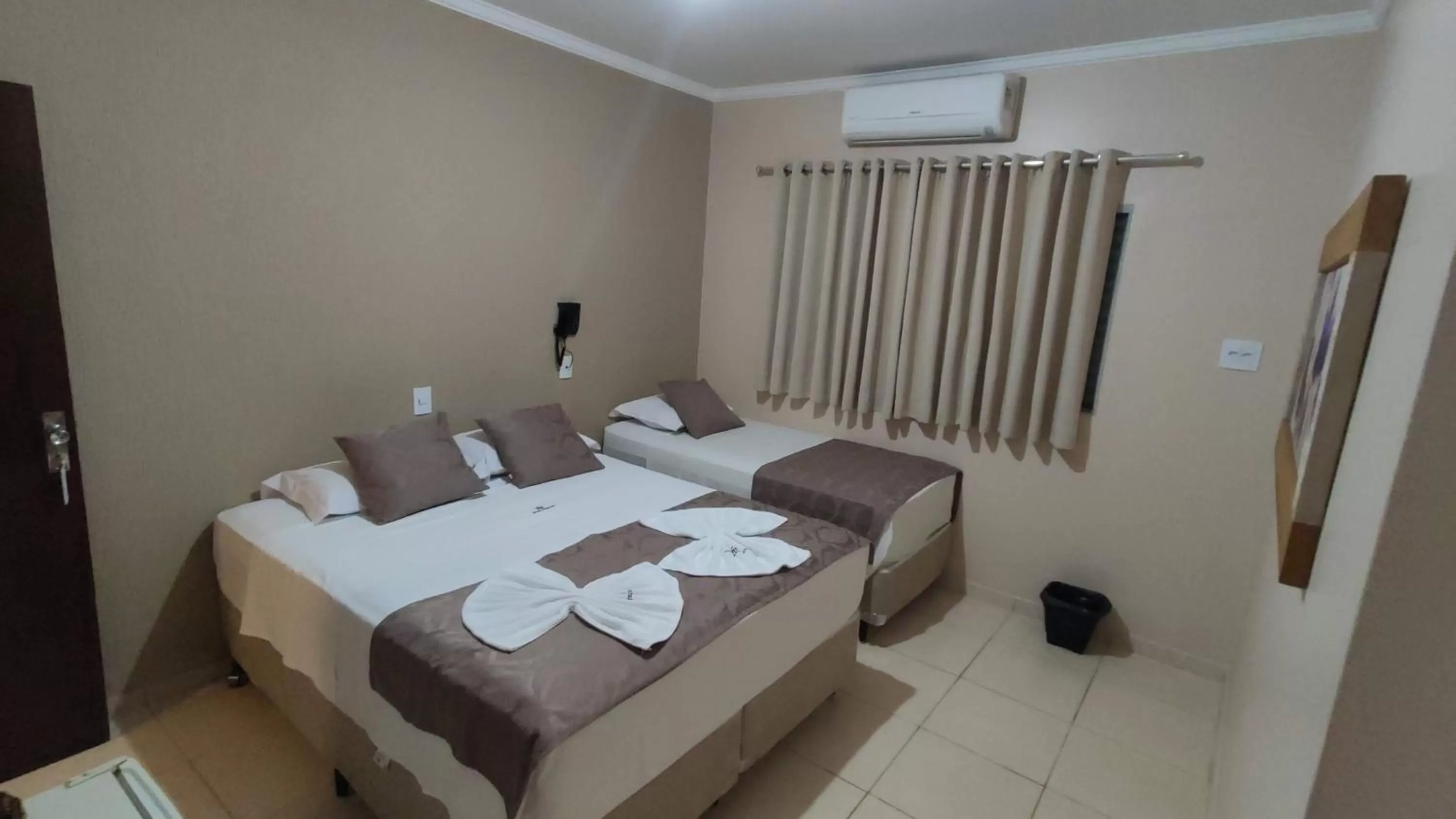 Photo of the whole room, Bed in Hotel Barretos