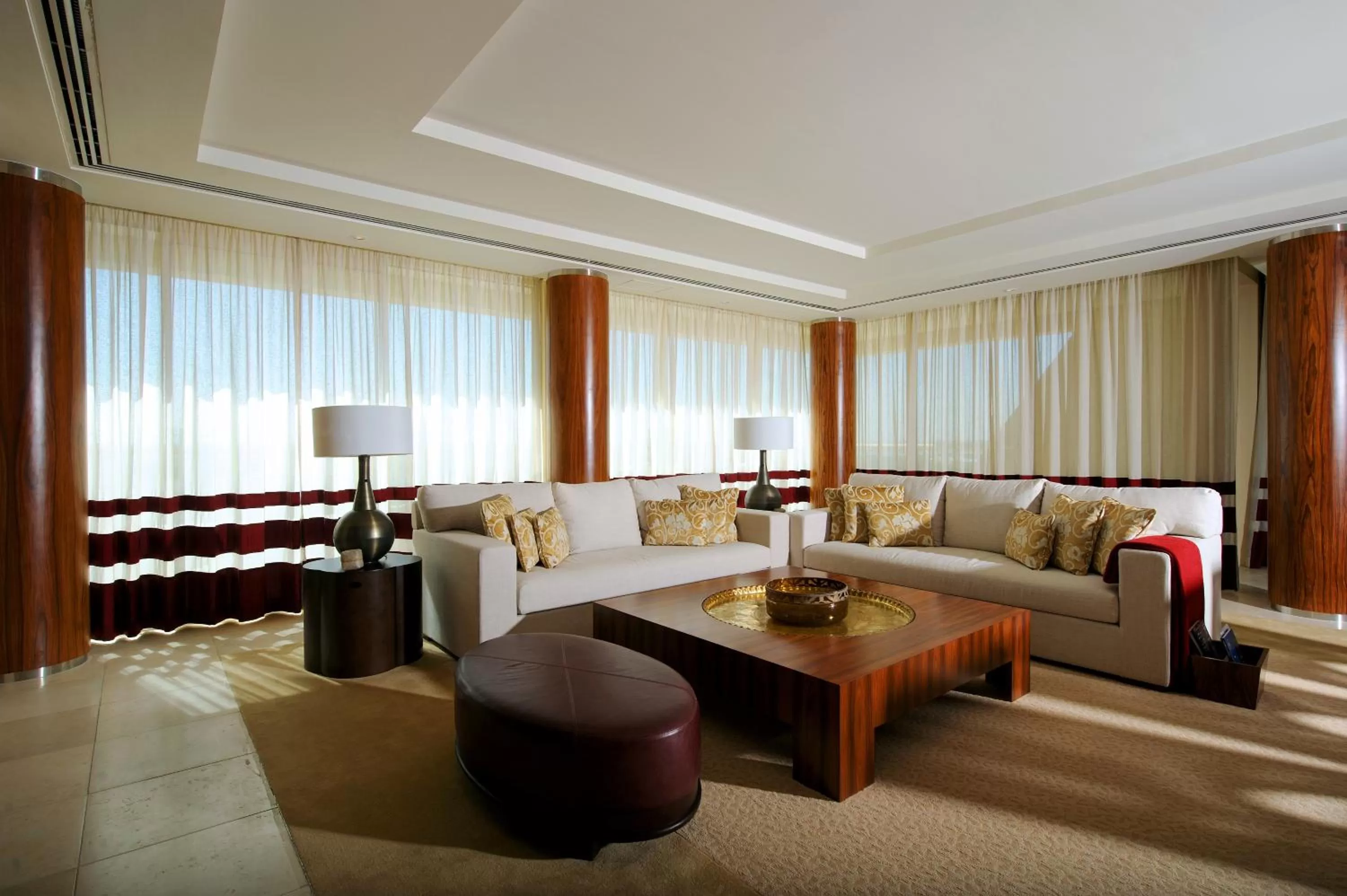 Living room, Bed in Raffles Dubai