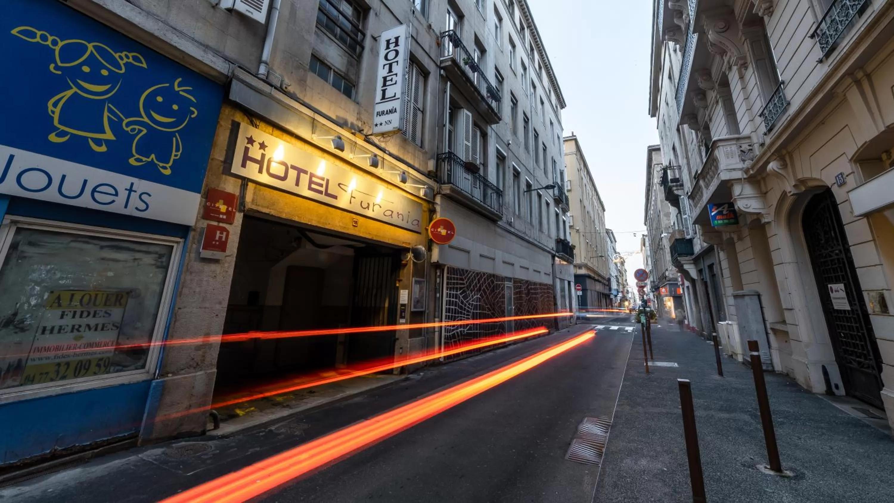 Facade/entrance in Hôtel Furania