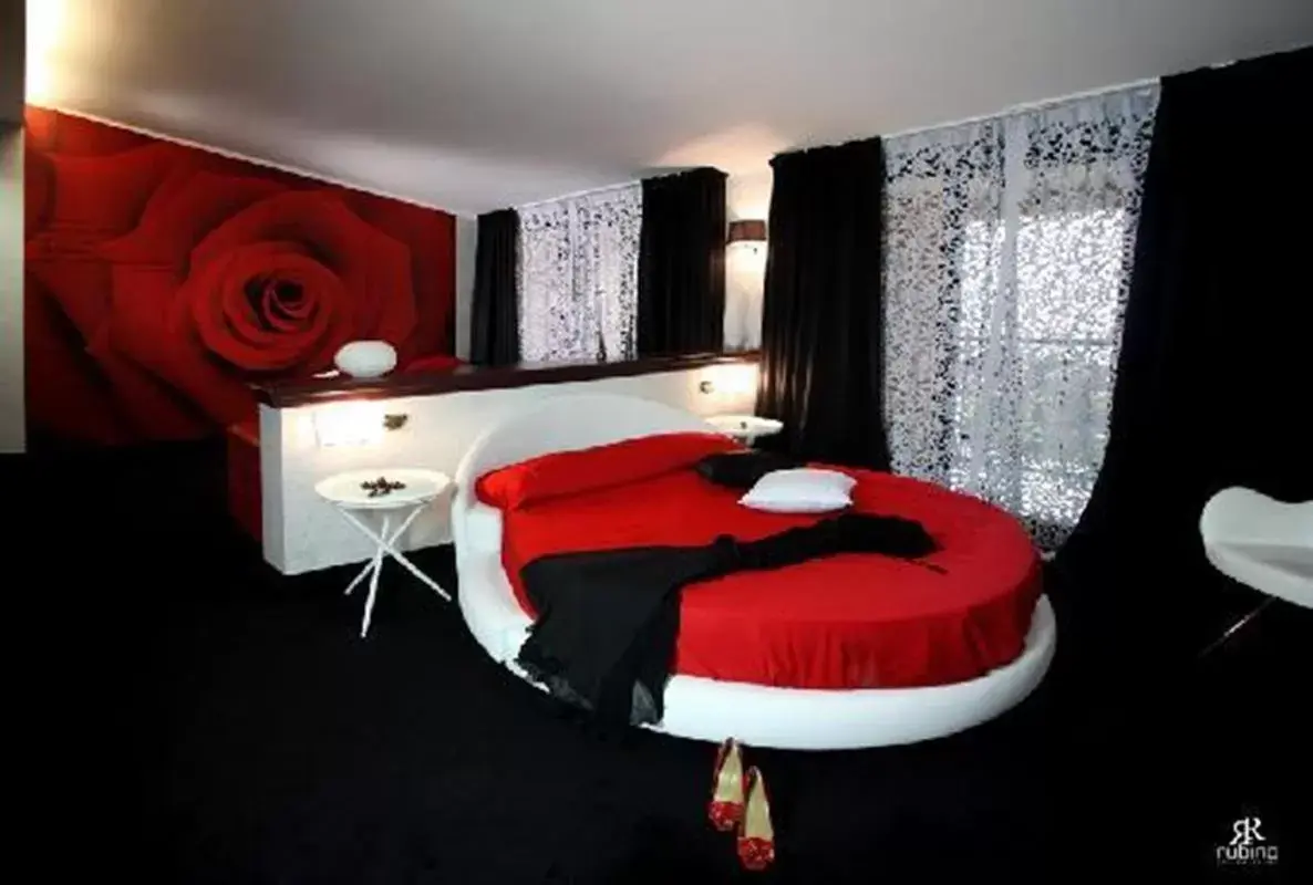 Bed in Grand Hotel Paradiso