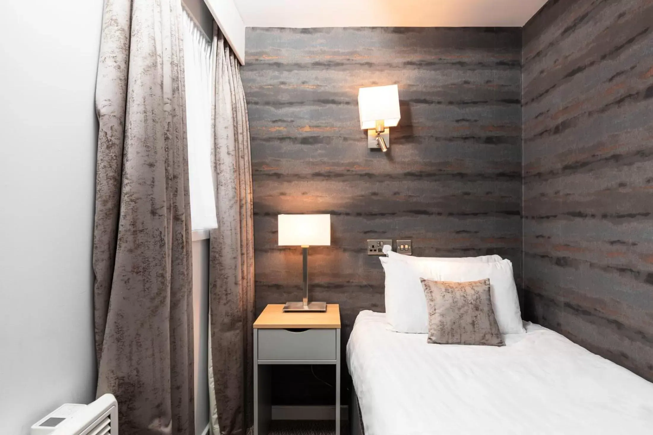 Bed in Caledonian Hotel 'A Bespoke Hotel’ Bed in Caledonian Hotel 'A Bespoke Hotel’