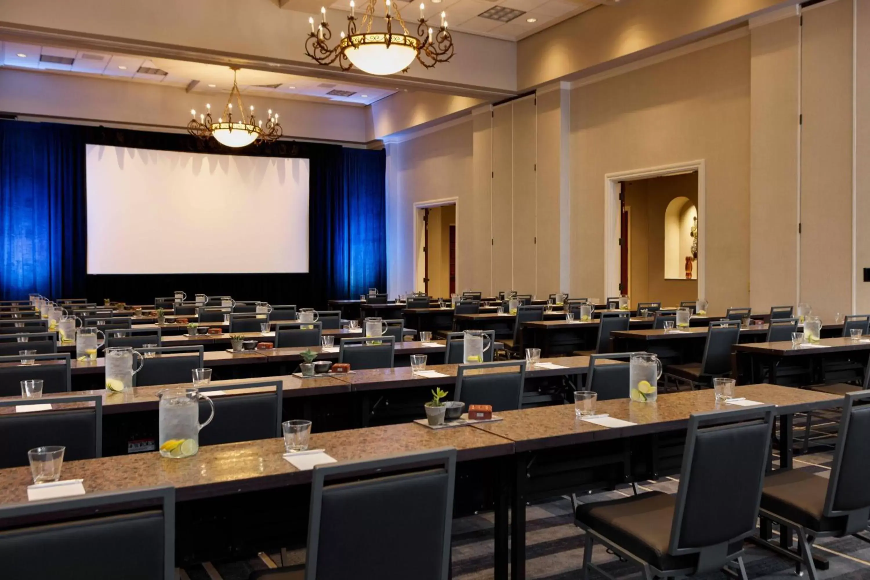 Meeting/conference room in Renaissance Tampa International Plaza Hotel