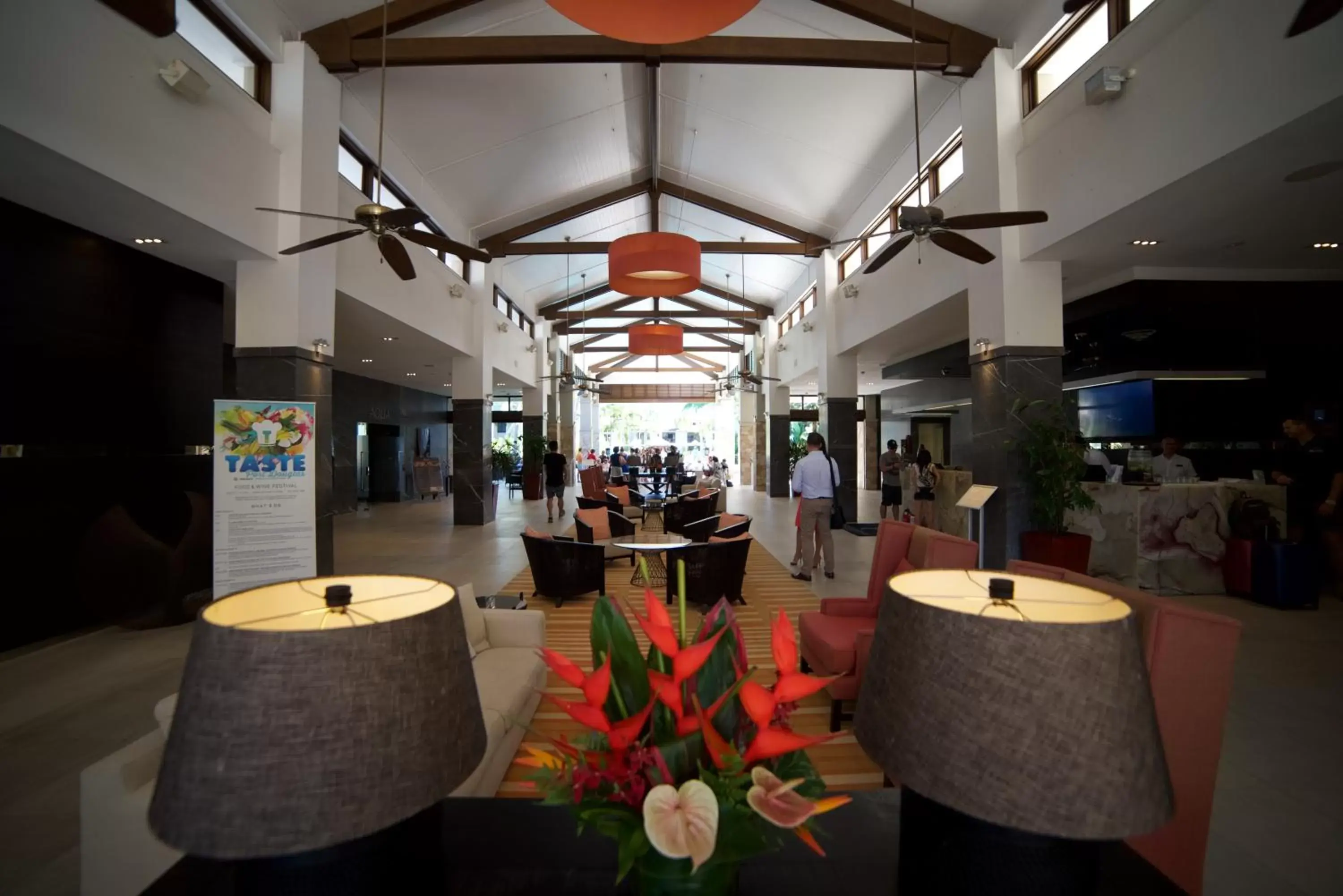 Lobby or reception, Lounge/Bar in Pullman Port Douglas Sea Temple Resort and Spa