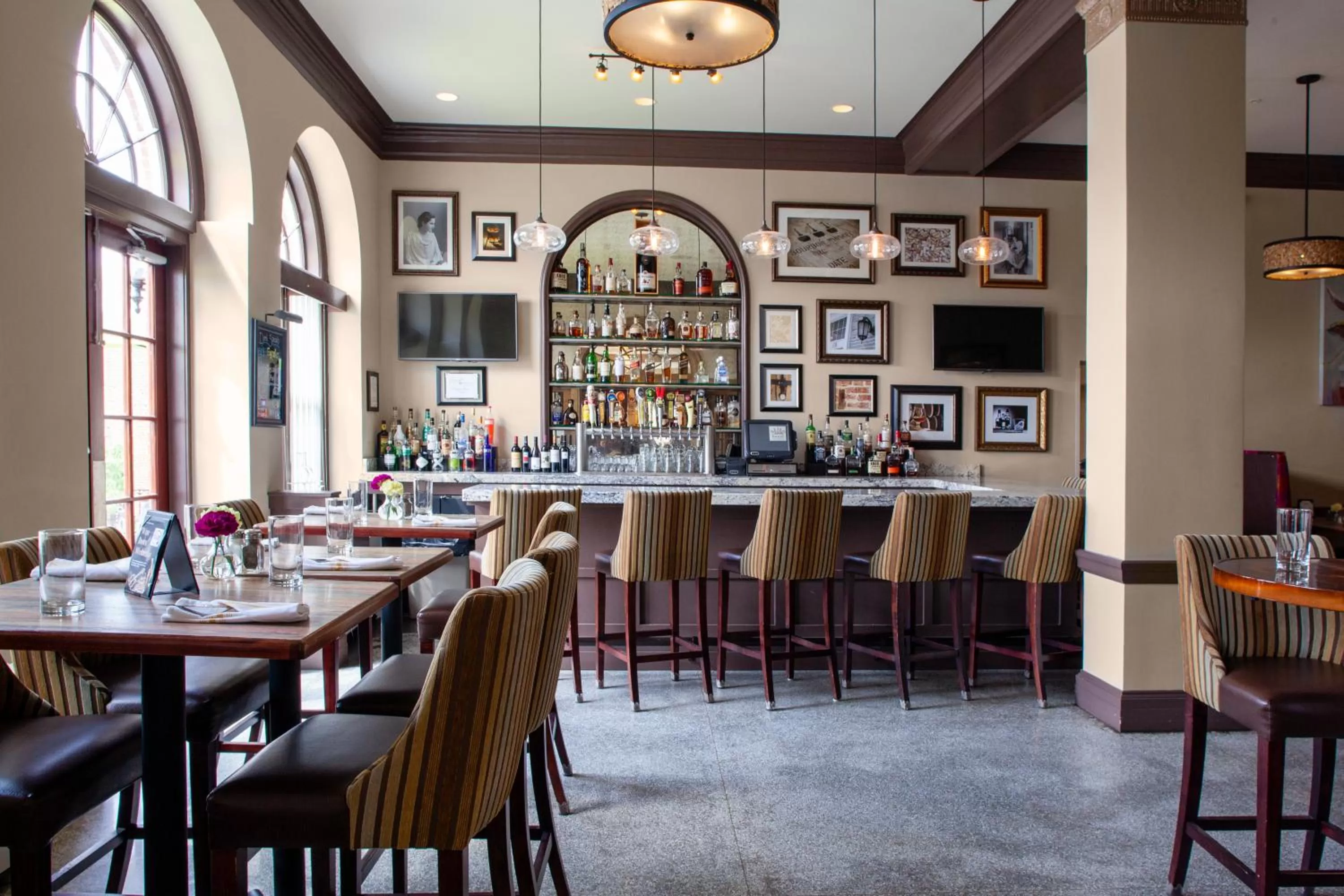 Restaurant/places to eat in The Bolling Wilson Hotel