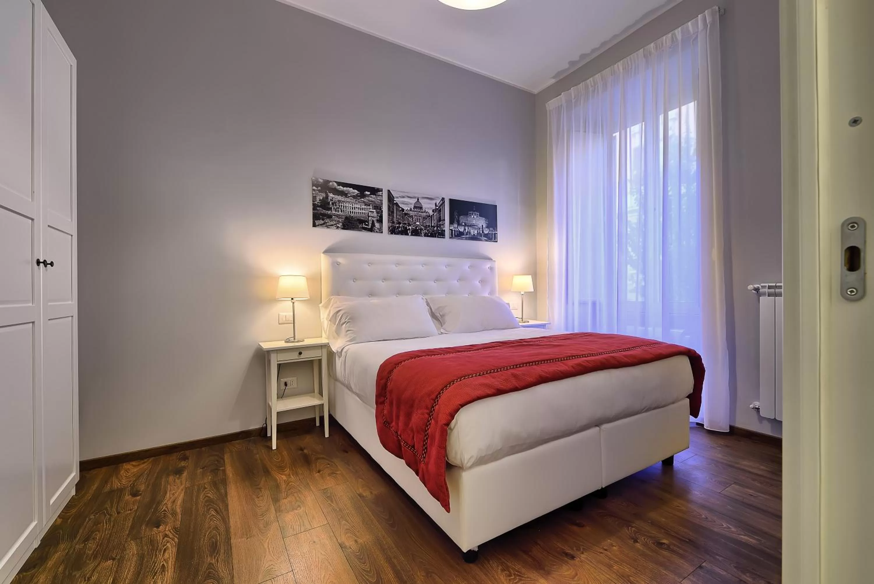 Photo of the whole room, Bed in Star Vatican Rooms