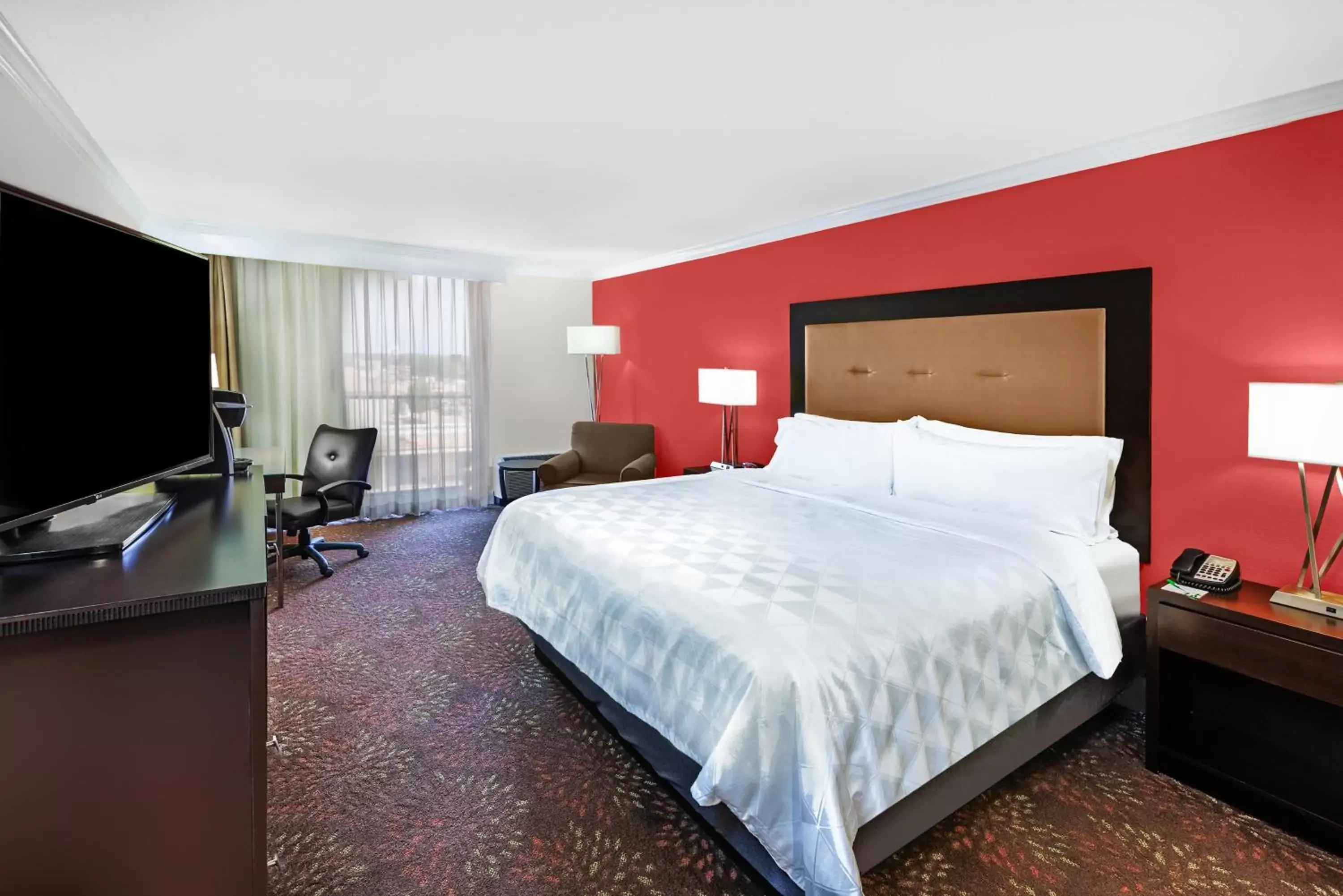 Photo of the whole room, Bed in Holiday Inn Tyler - Conference Center, an IHG Hotel