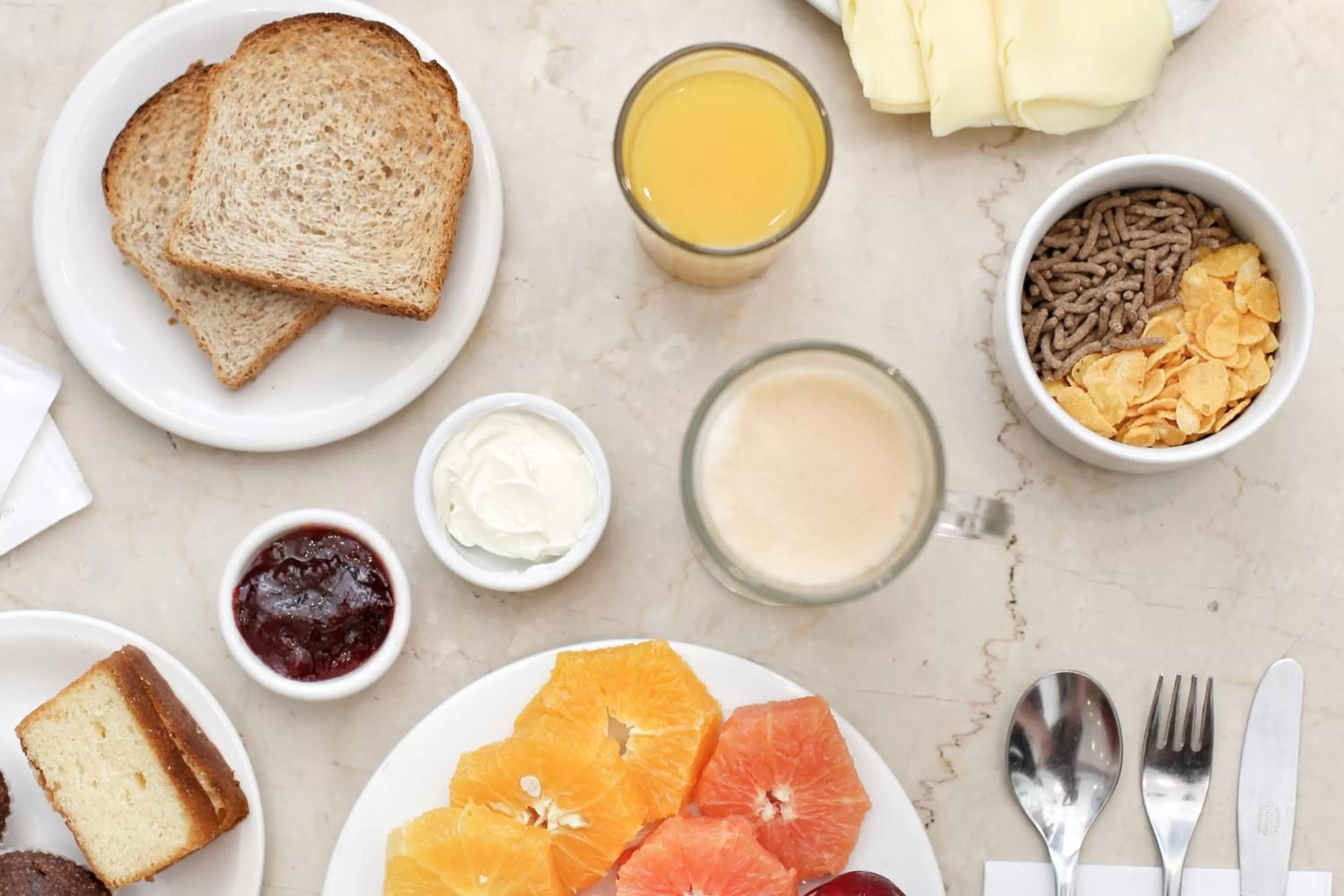 Breakfast in Dazzler by Wyndham La Plata