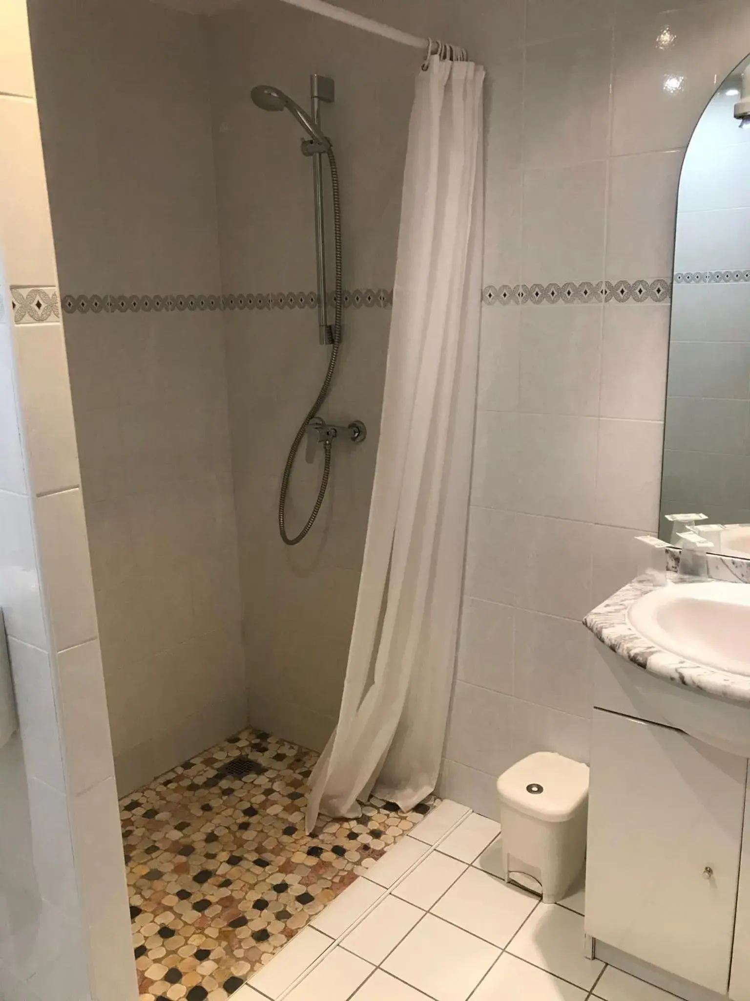 Bathroom in Hôtel Océan