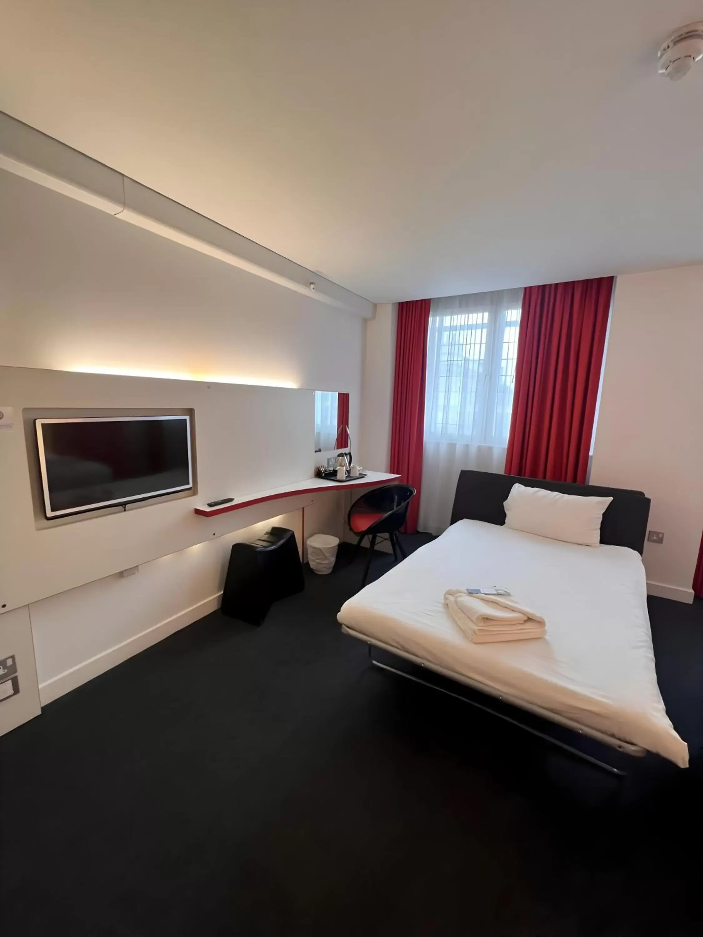 Bed in Ibis Styles Liverpool Centre Dale Street - Cavern Quarter