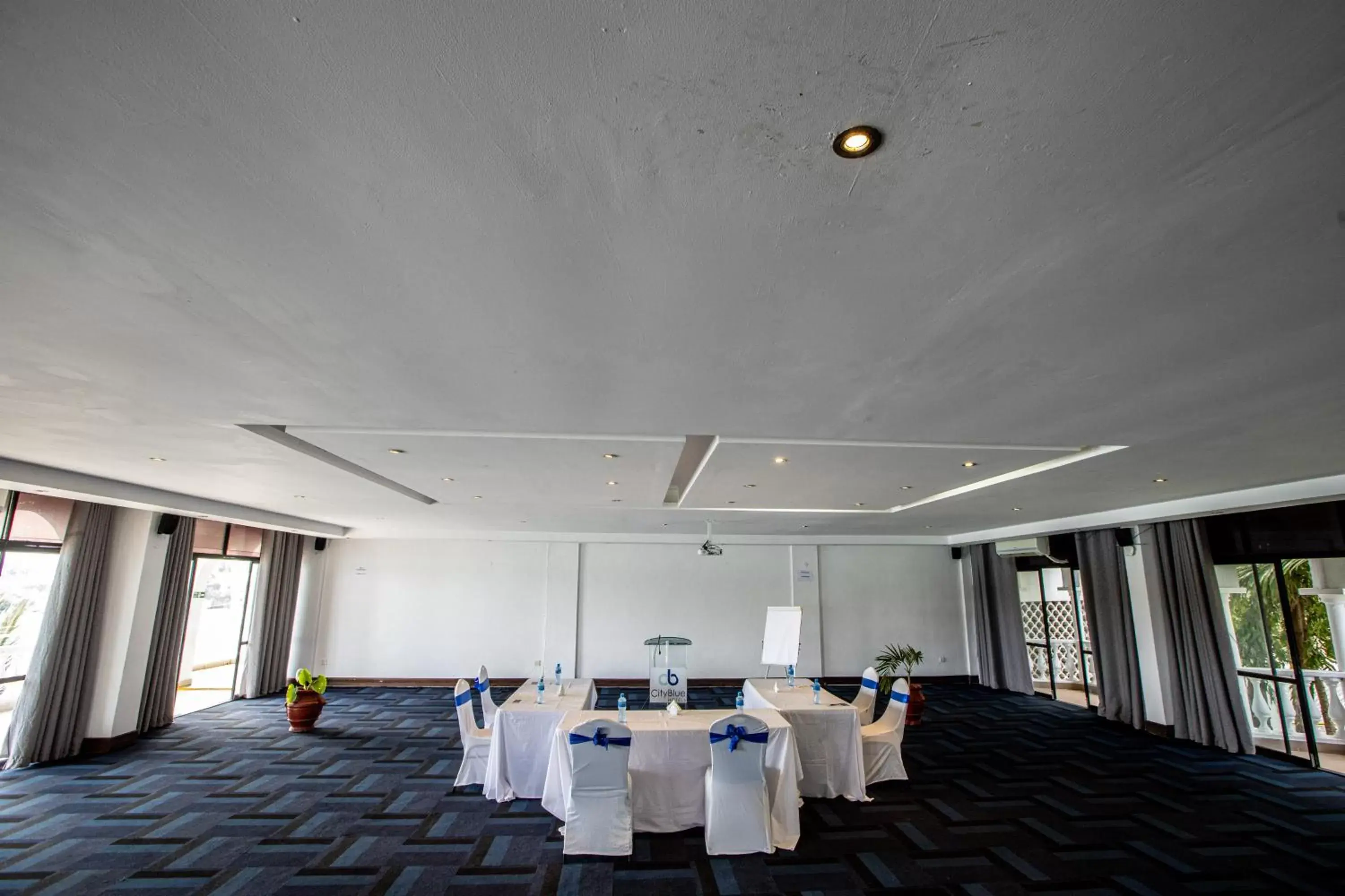 Meeting/conference room in CityBlue Creekside Hotel & Suites