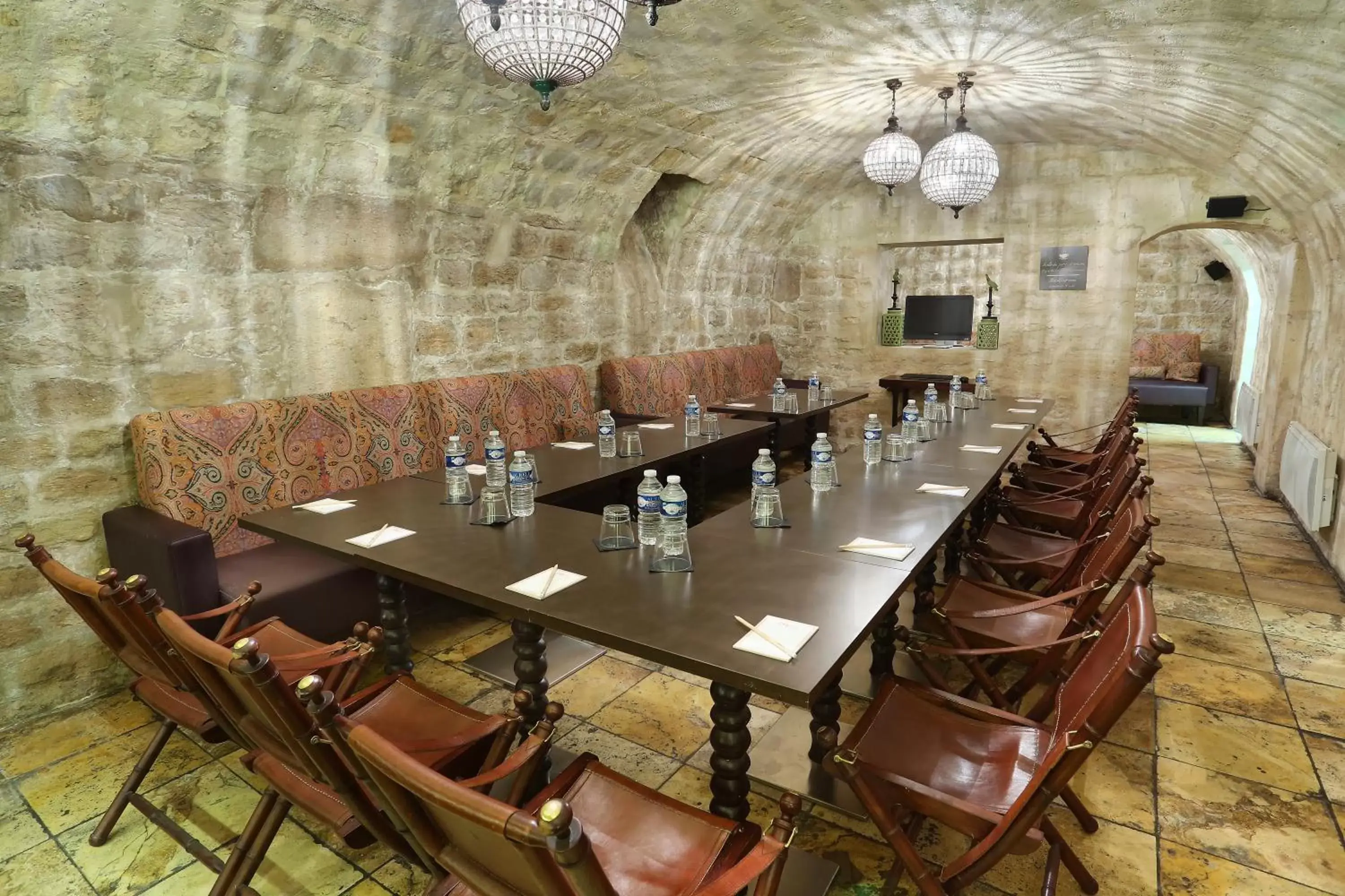 Meeting/conference room in R. Kipling by Happyculture