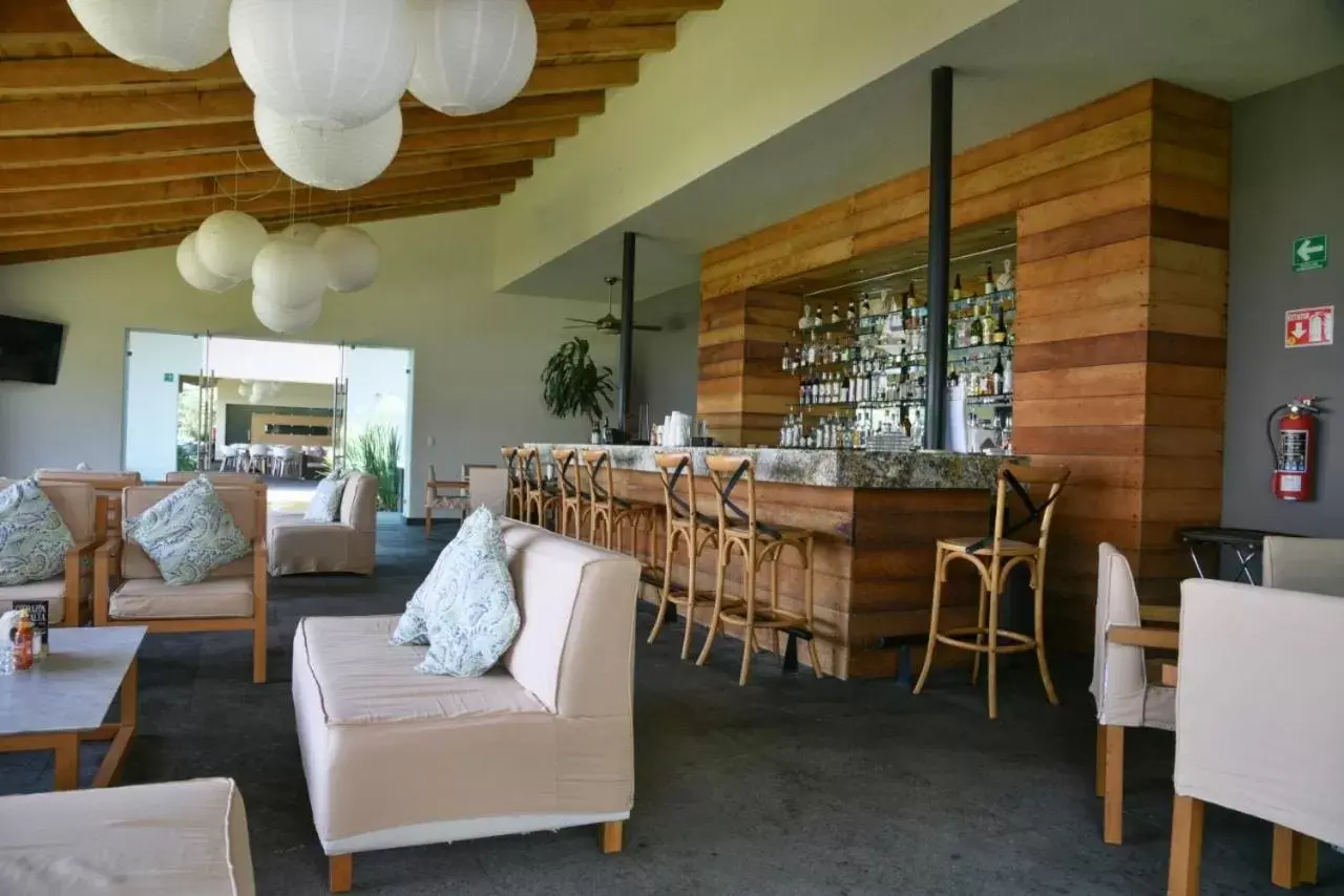 Lounge or bar in La Reserva Chapala