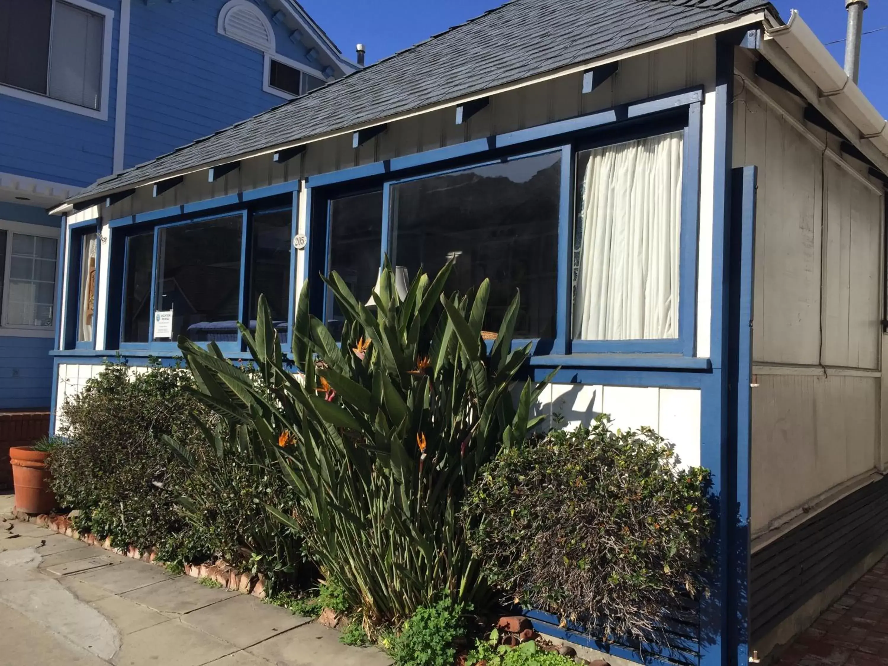 Area and facilities, Property Building in Catalina Island Seacrest Inn