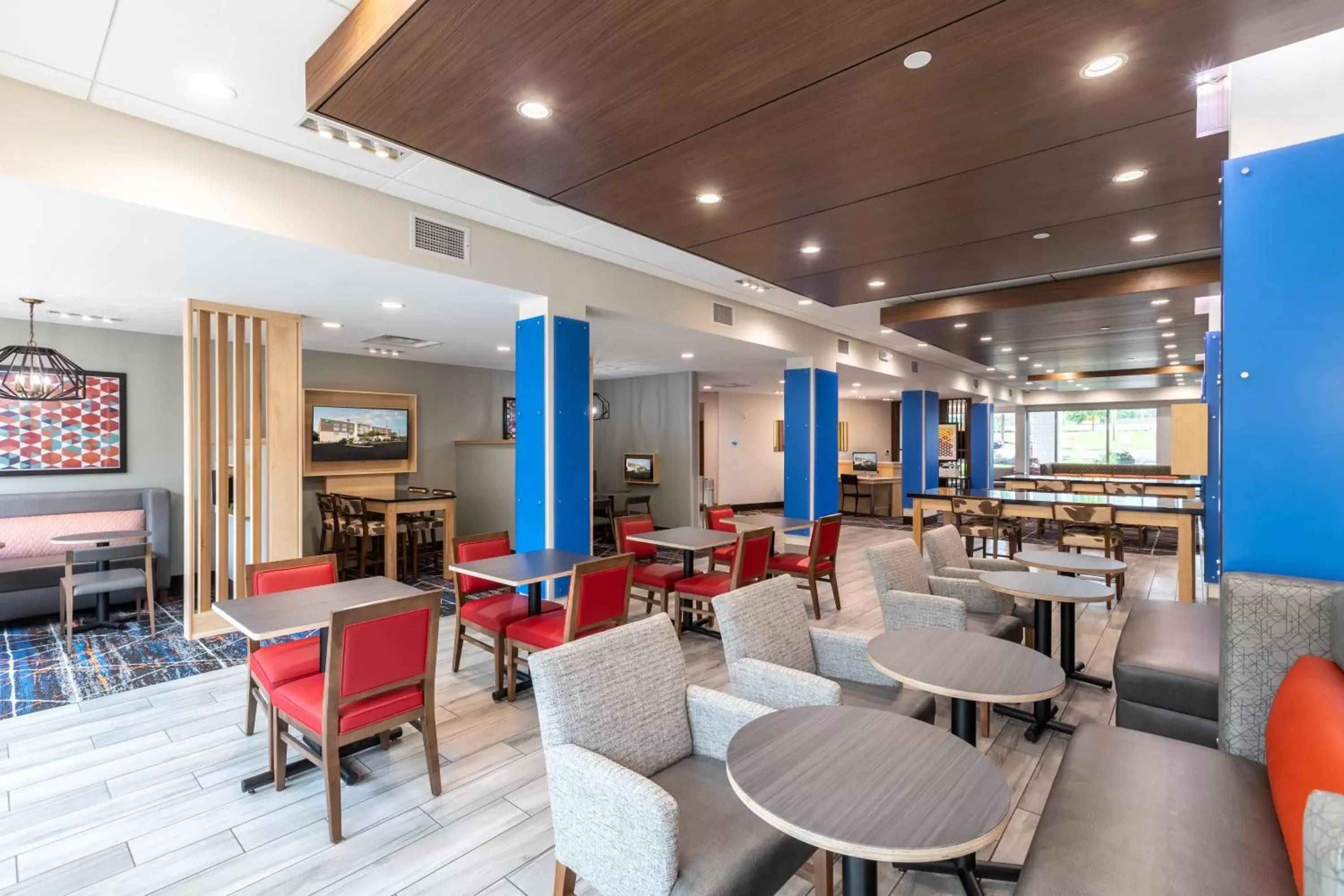 Property building, Restaurant/Places to Eat in Holiday Inn Express & Suites Greenville S - Piedmont, an IHG Hotel