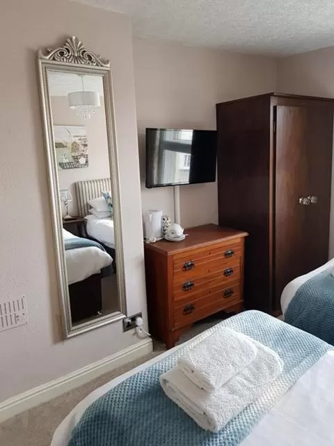 Bed in George and Dragon Ashbourne