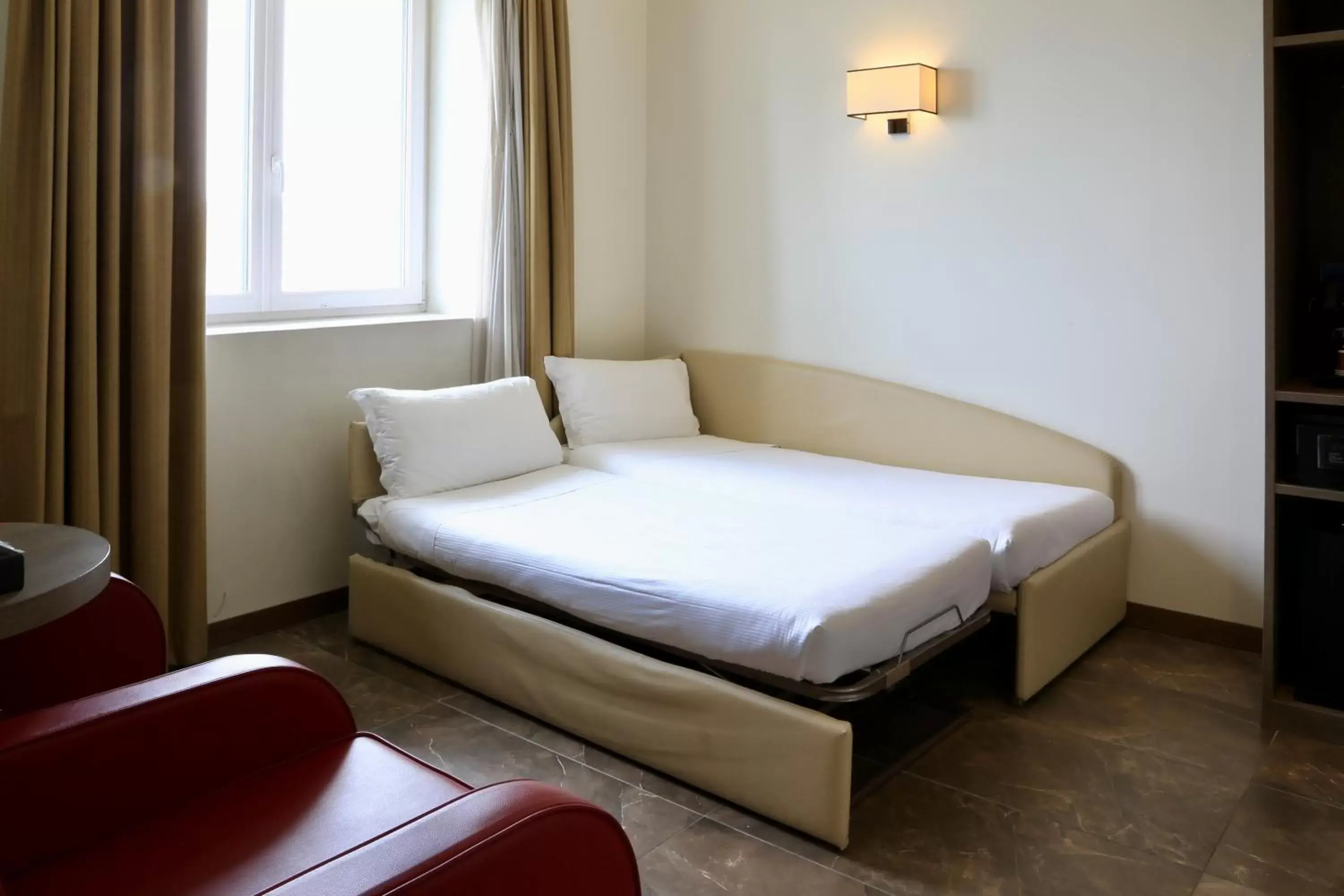 Living room, Bed in Klima Hotel Milano Fiere